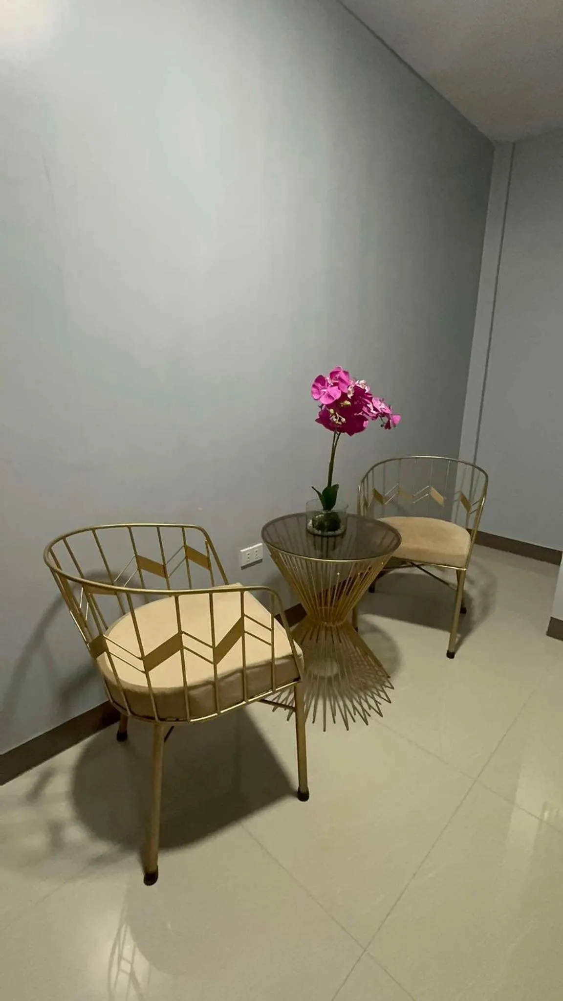 Seating area in JP Suites & Residences