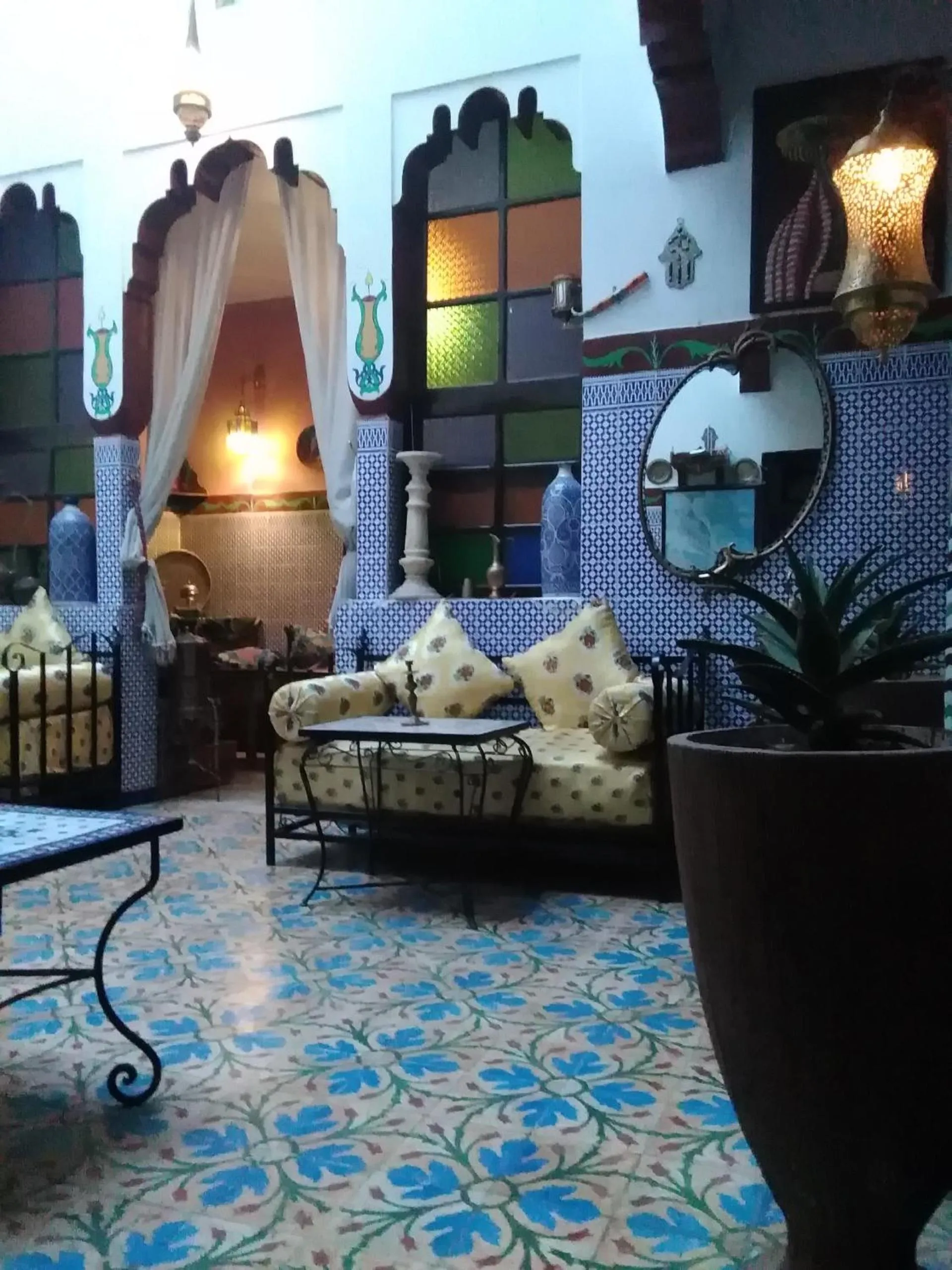 Restaurant/places to eat in Maison Adam