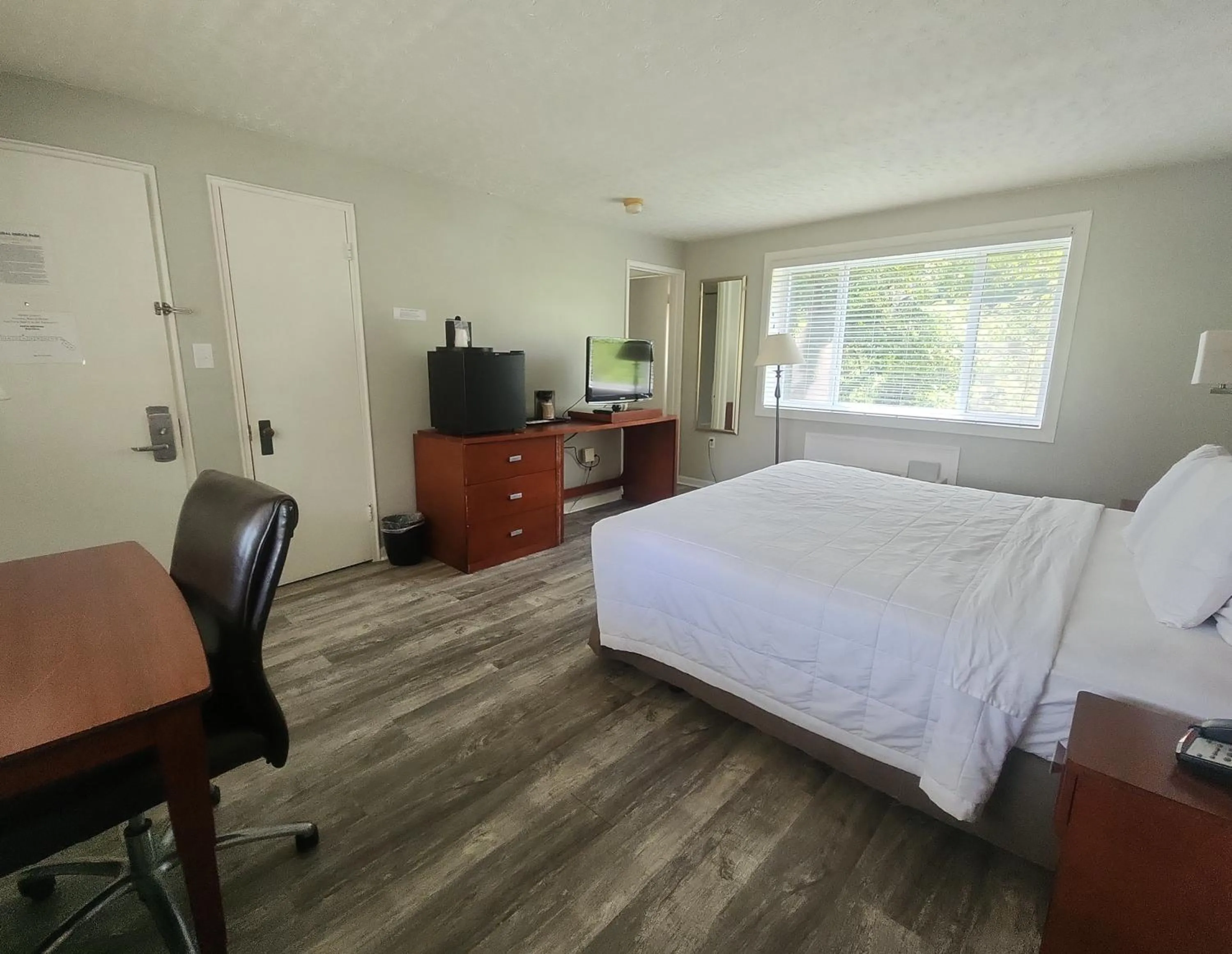 Bed in Natural Bridge Hotel, Trademark Collection by Wyndham