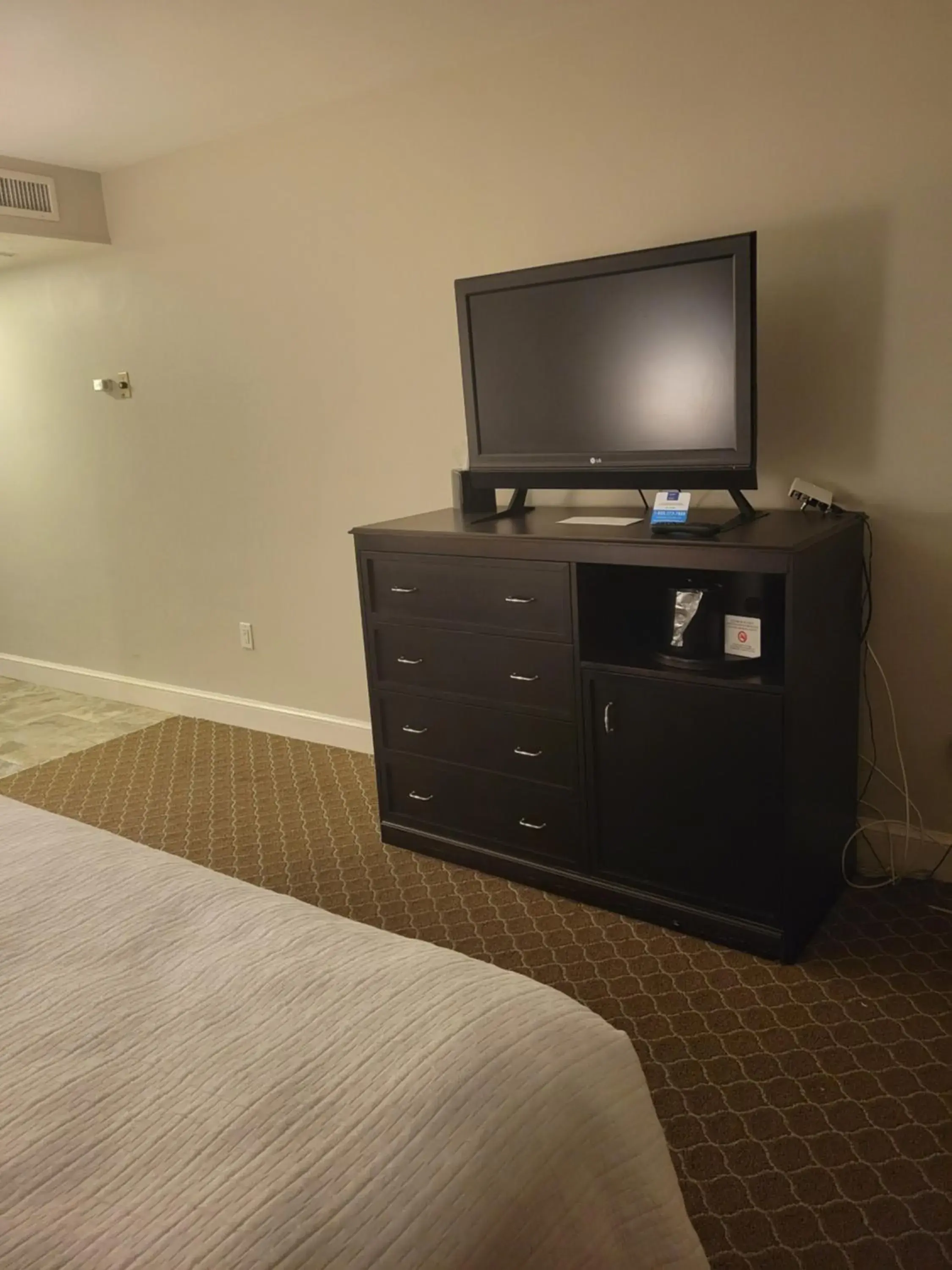 Deluxe King Room - Non-Smoking in Natural Bridge Hotel, Trademark Collection by Wyndham Deluxe King Room - Non-Smoking in Natural Bridge Hotel, Trademark Collection by Wyndham