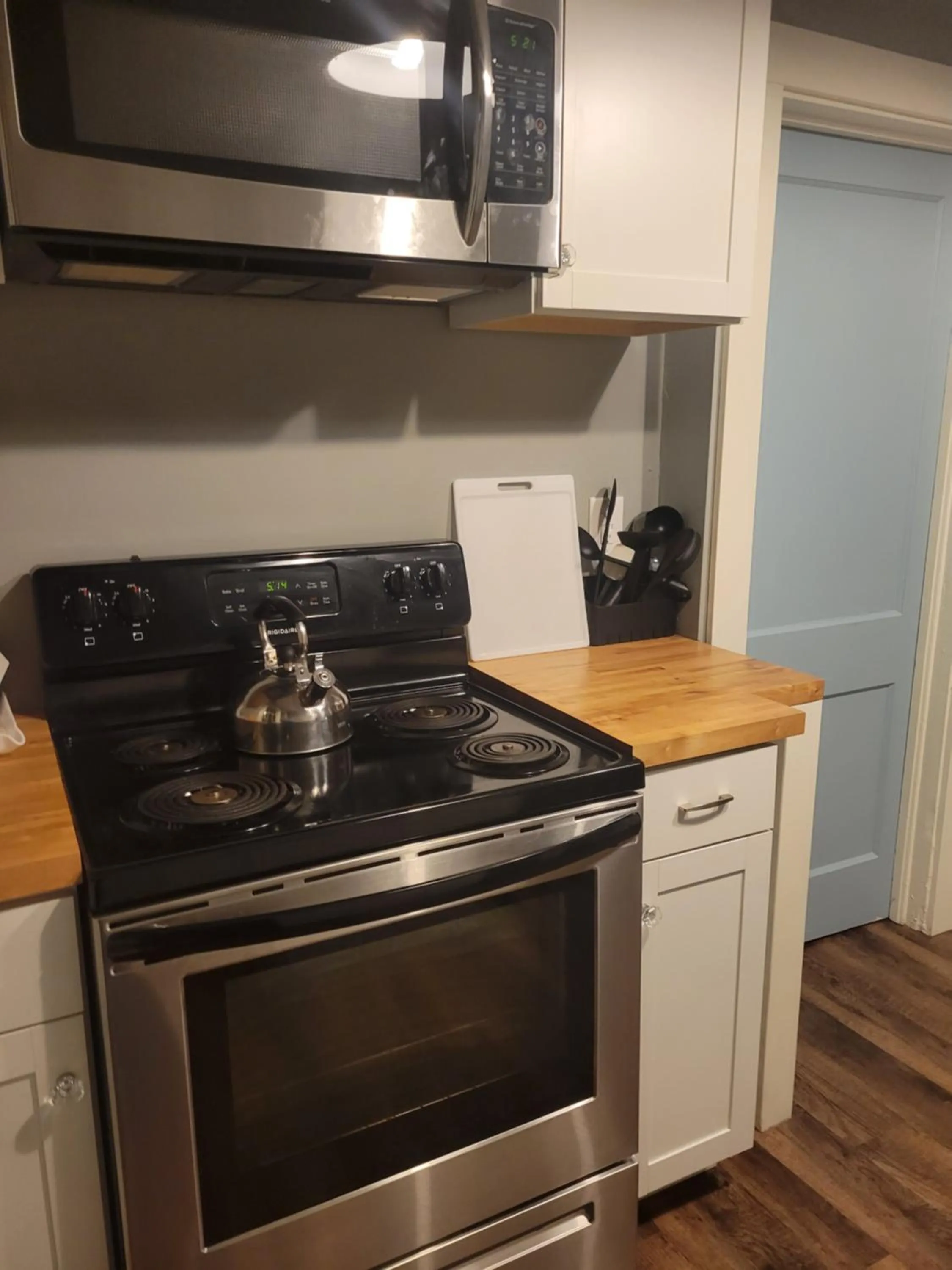 Kitchen or kitchenette in Natural Bridge Hotel, Trademark Collection by Wyndham