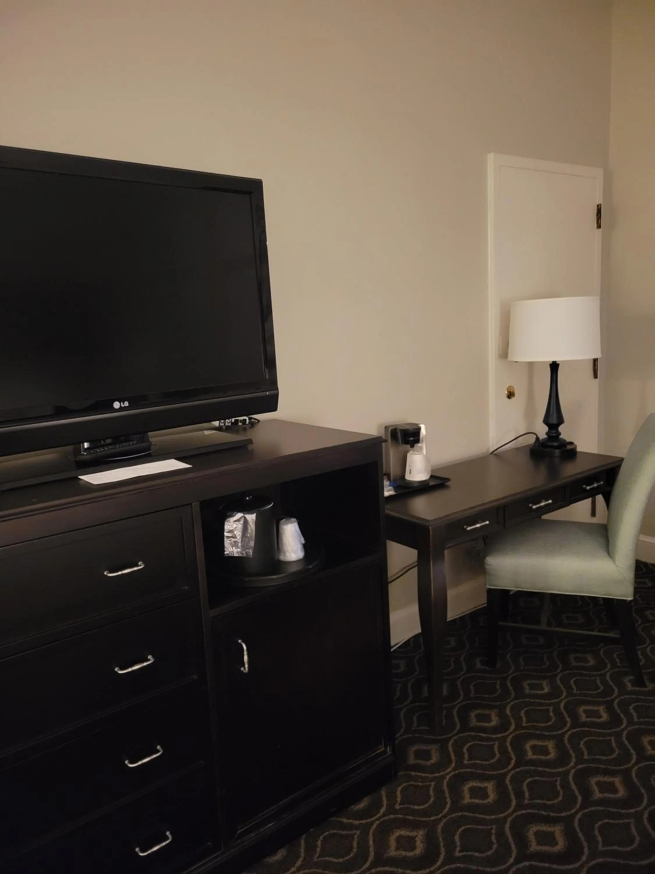 TV and multimedia in Natural Bridge Hotel, Trademark Collection by Wyndham