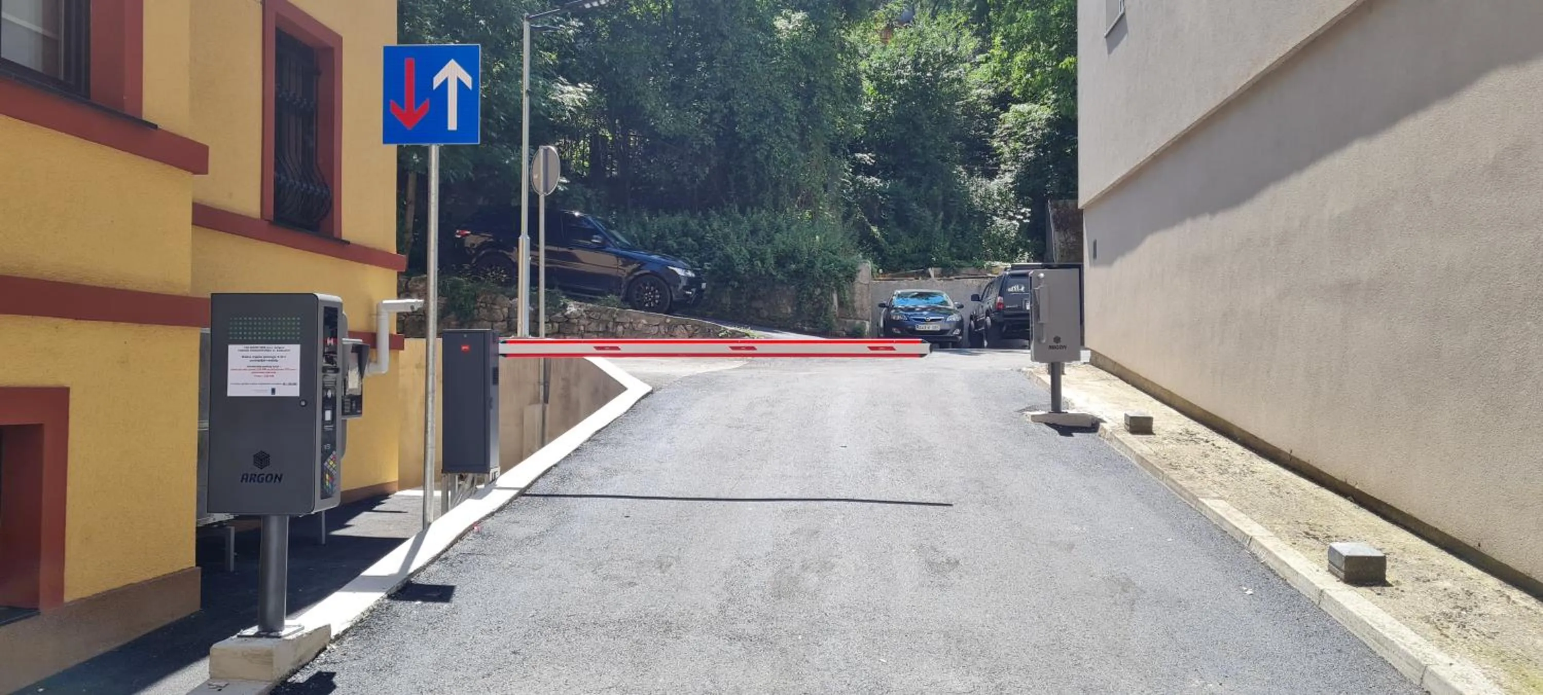 Parking in Pansion "Fawlty Towers" Sarajevo