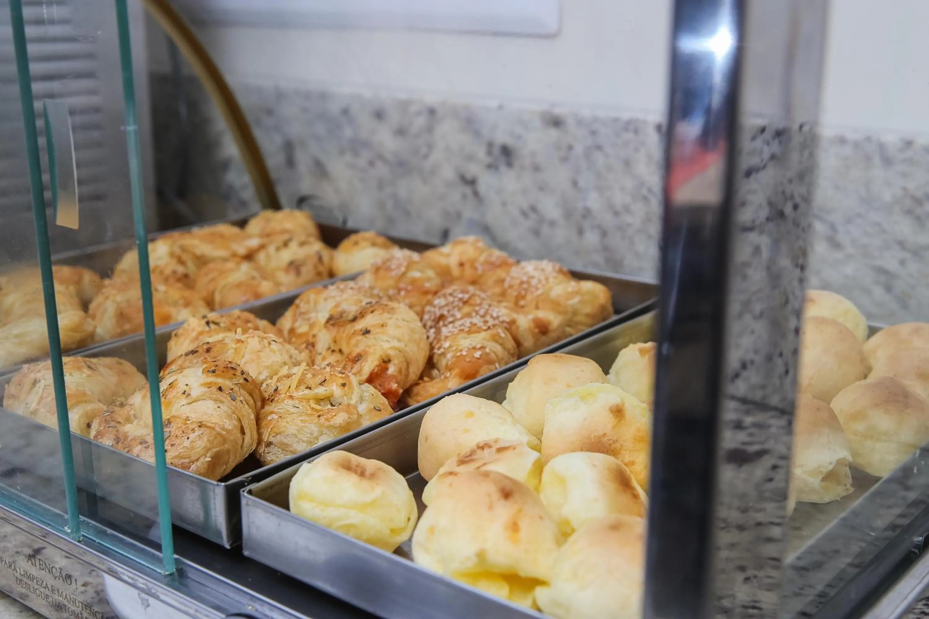 Buffet breakfast in Hotel Express Rodoviária