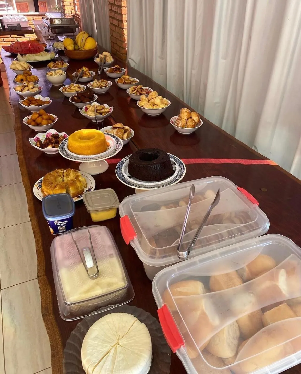 Continental breakfast in Pousada Cascata de Pedra