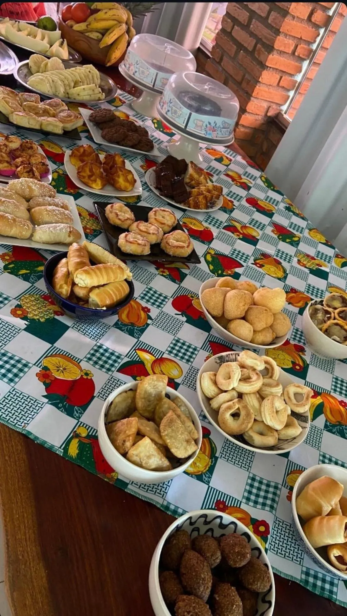 Buffet breakfast in Pousada Cascata de Pedra