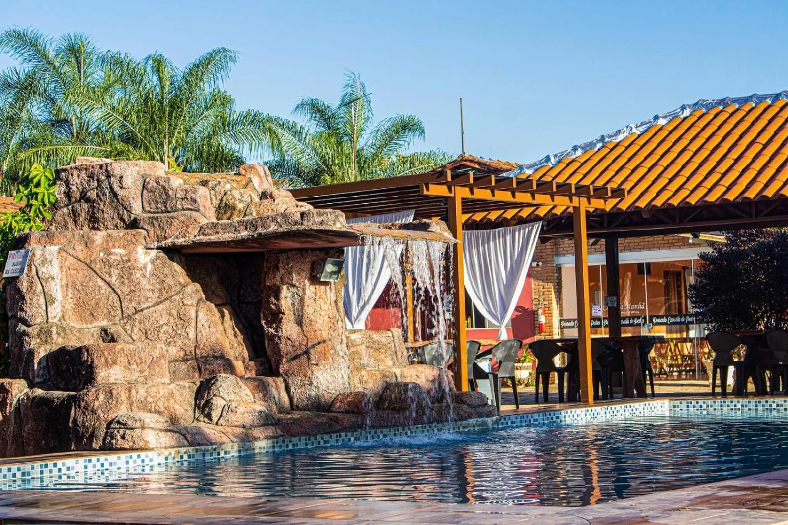 Swimming pool in Pousada Cascata de Pedra