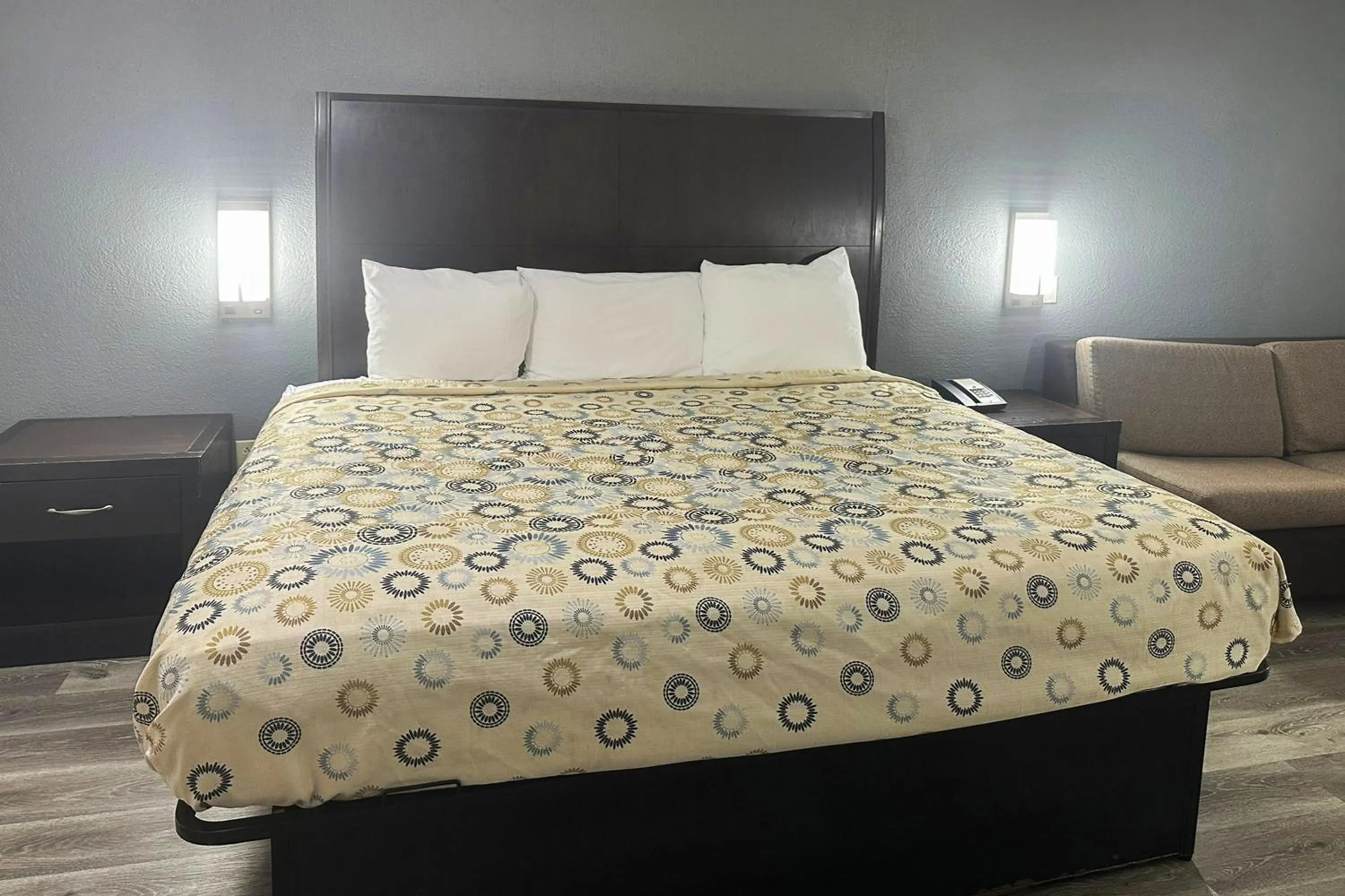 Bedroom, Bed in Regal Inn Guntersville By OYO Hwy 431