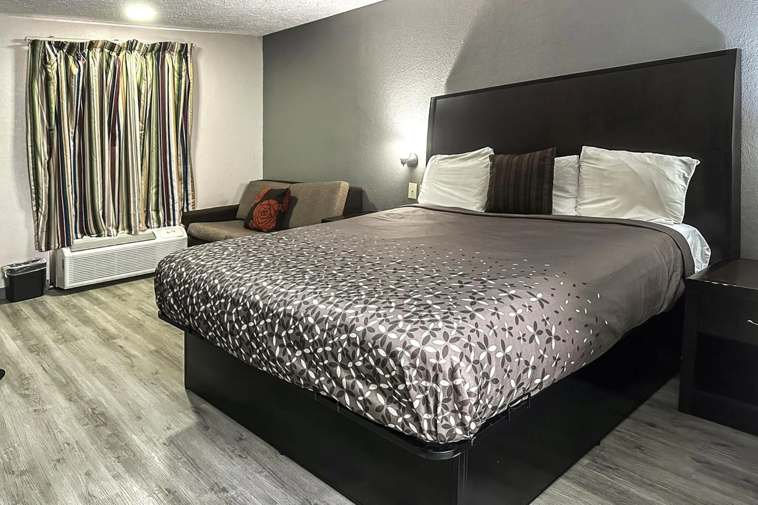 Bedroom, Bed in Regal Inn Guntersville By OYO Hwy 431