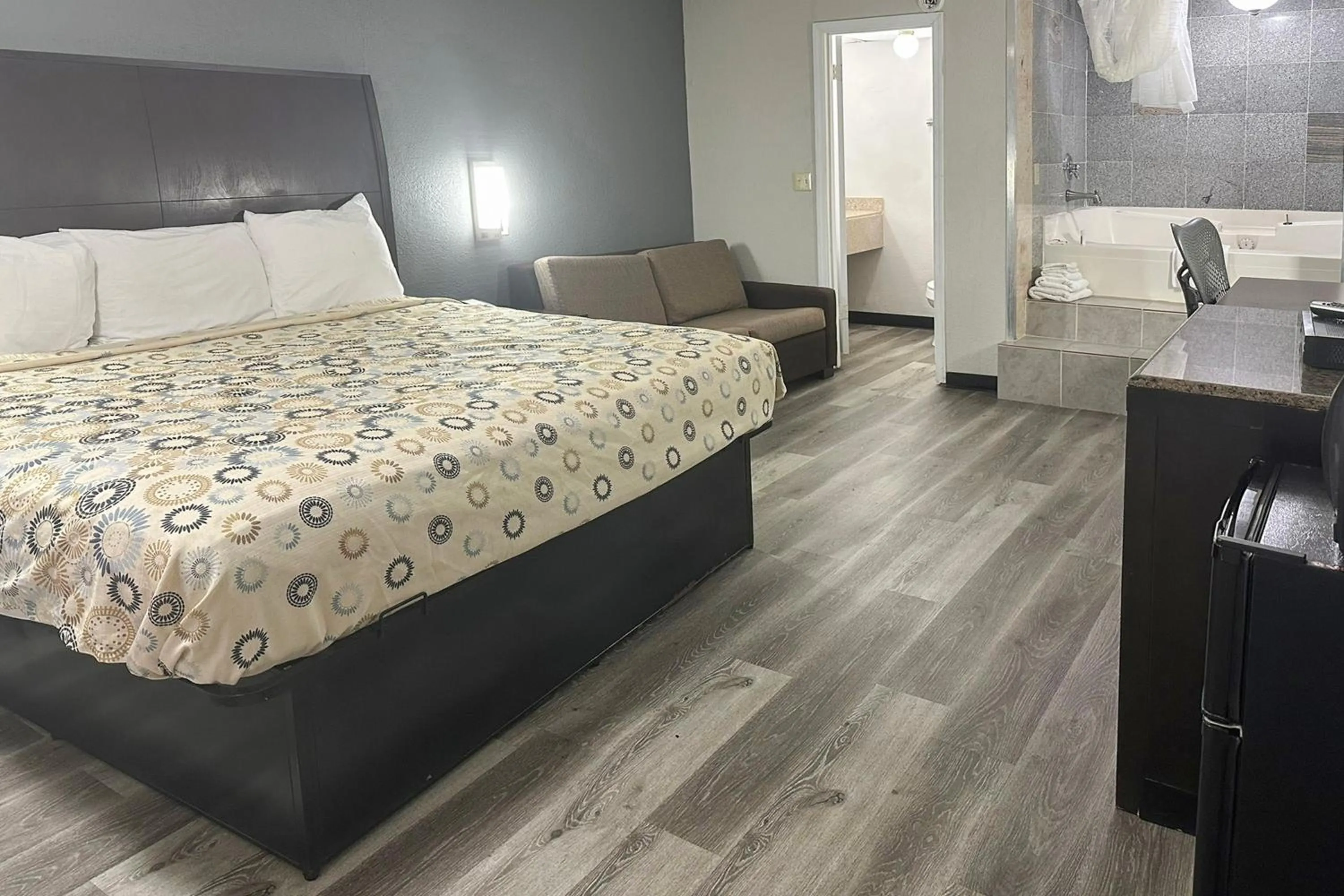 Bedroom, Bed in Regal Inn Guntersville By OYO Hwy 431