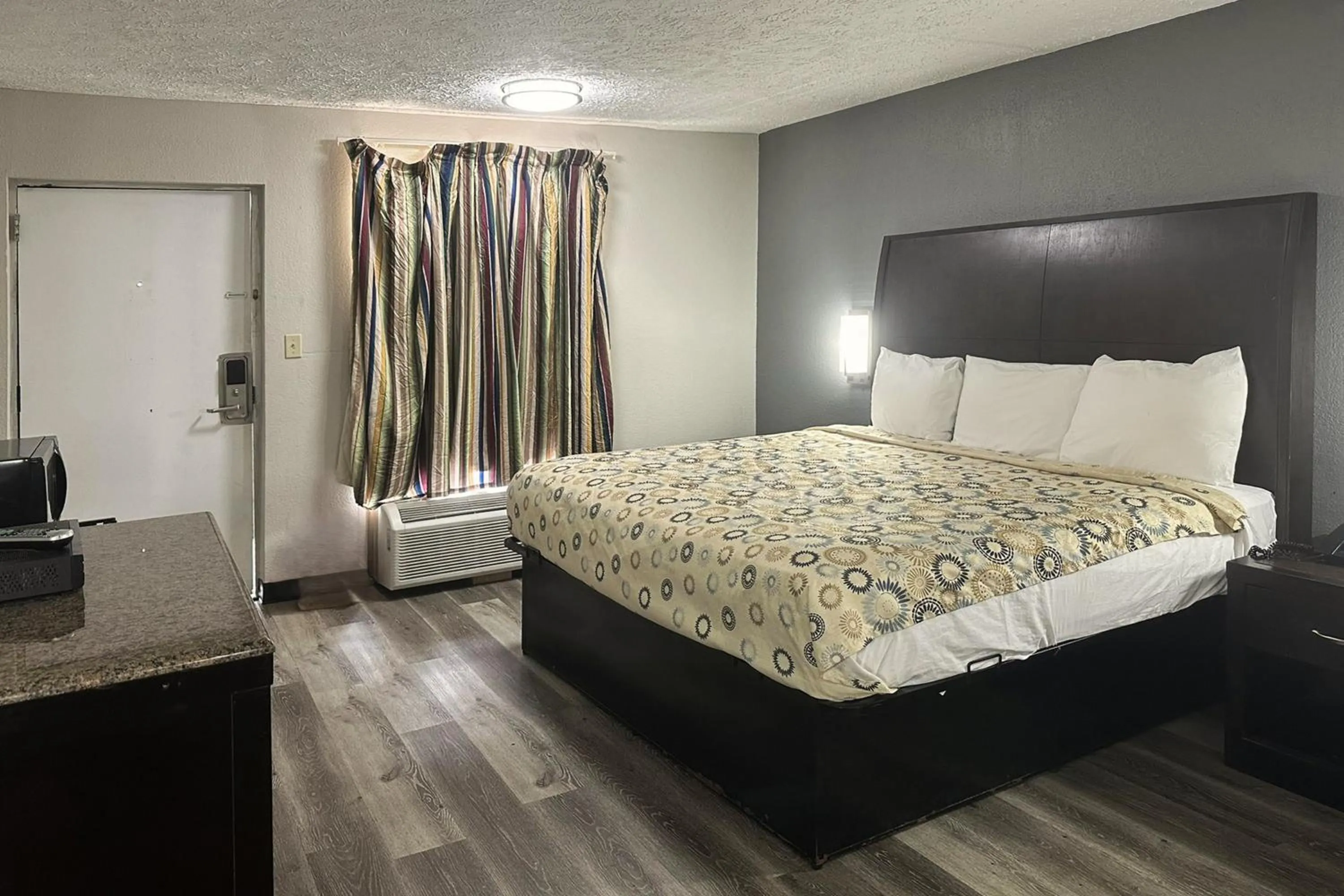Bedroom, Bed in Regal Inn Guntersville By OYO Hwy 431
