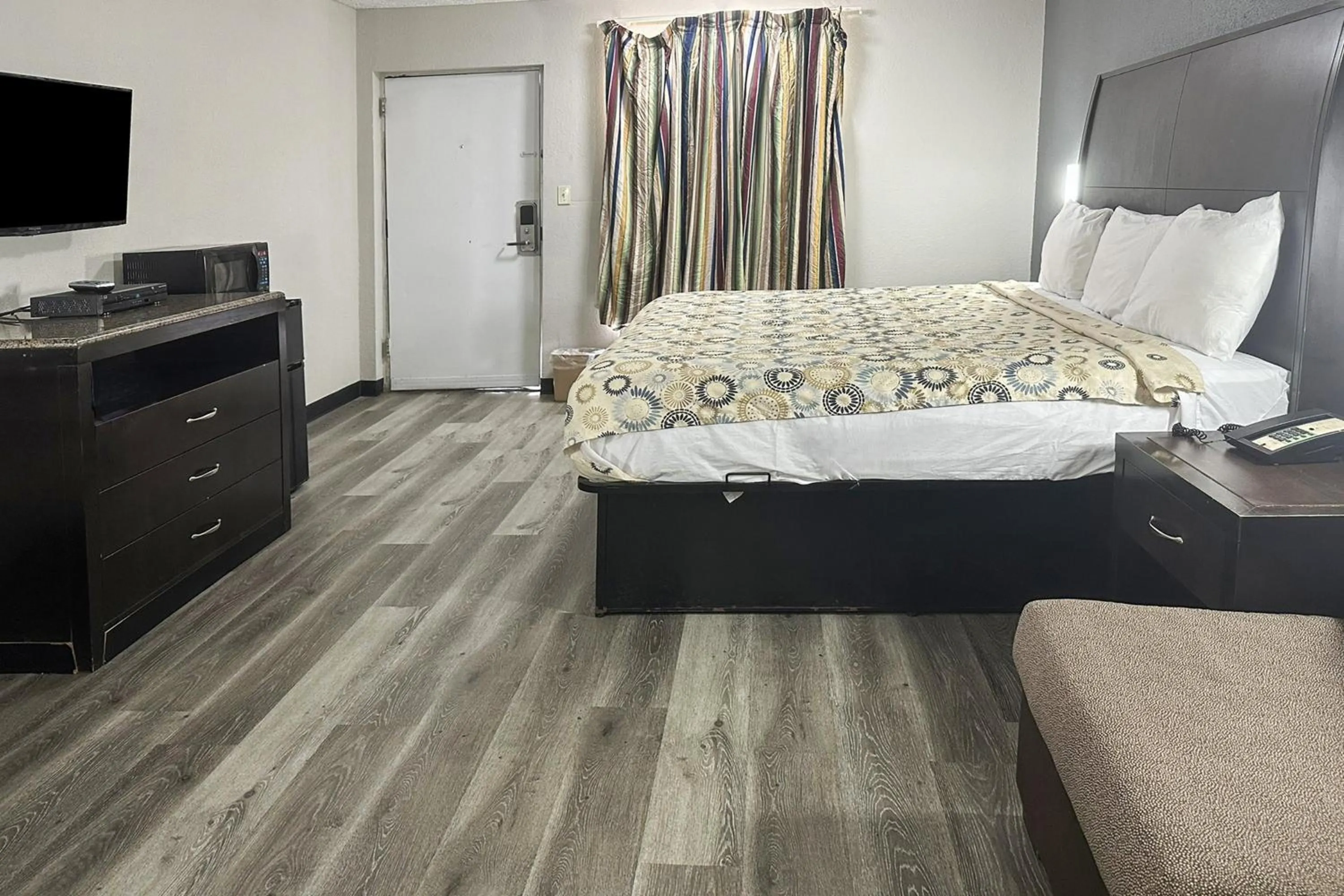 Bedroom, Bed in Regal Inn Guntersville By OYO Hwy 431