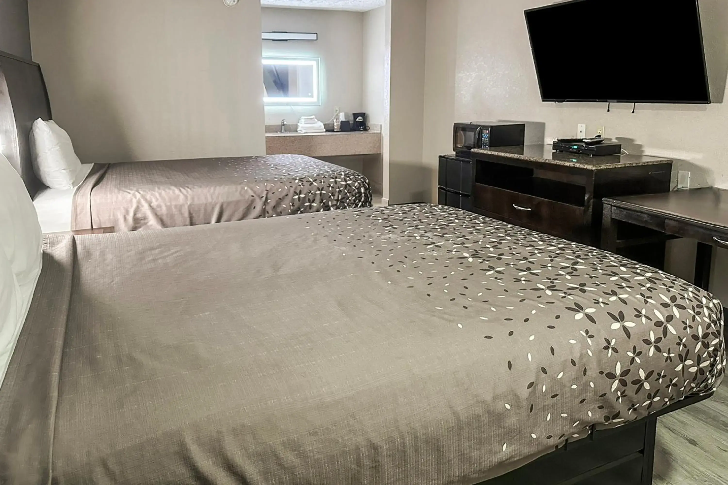 Bedroom in Regal Inn Guntersville By OYO Hwy 431 Bedroom in Regal Inn Guntersville By OYO Hwy 431