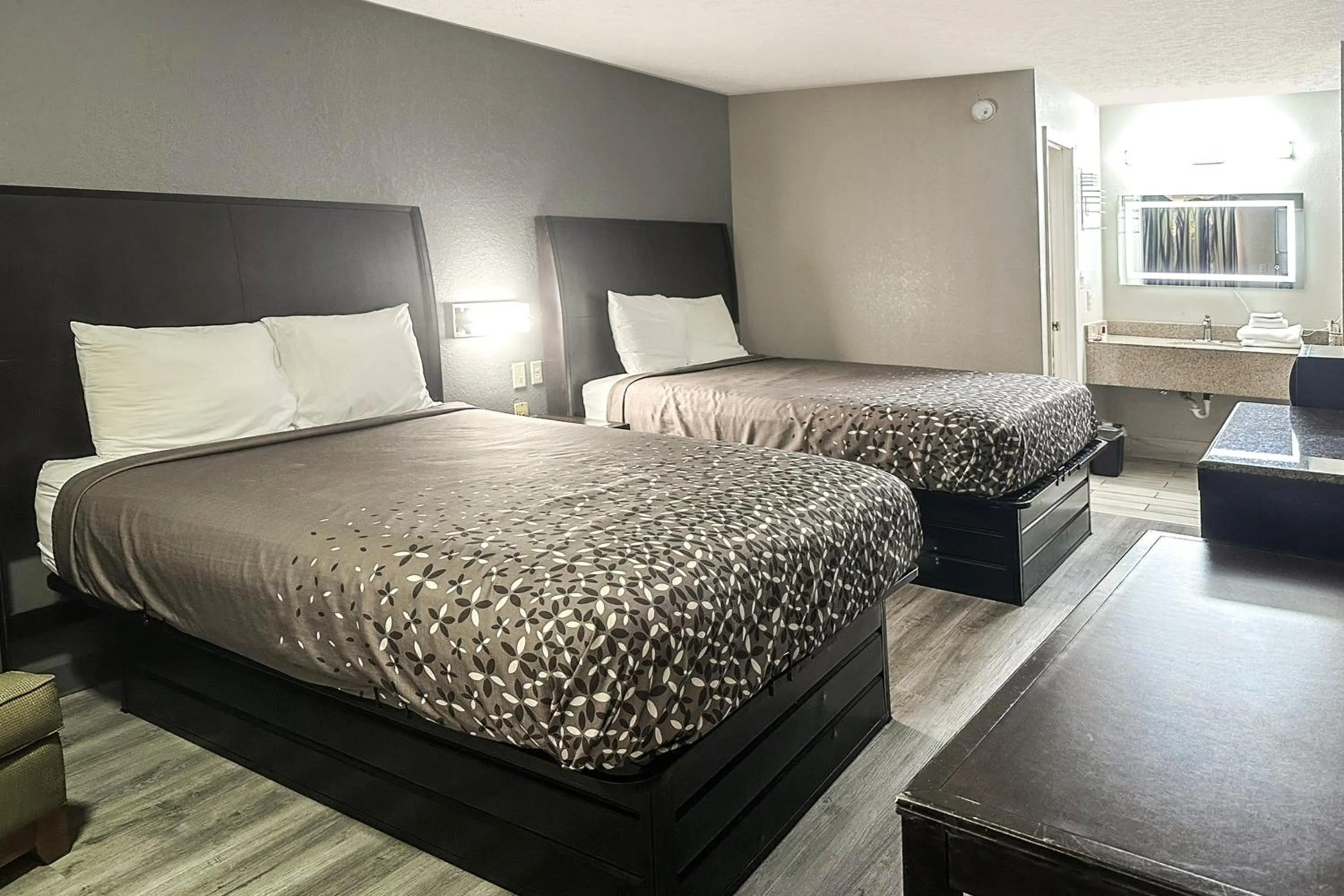 Bedroom, Bed in Regal Inn Guntersville By OYO Hwy 431