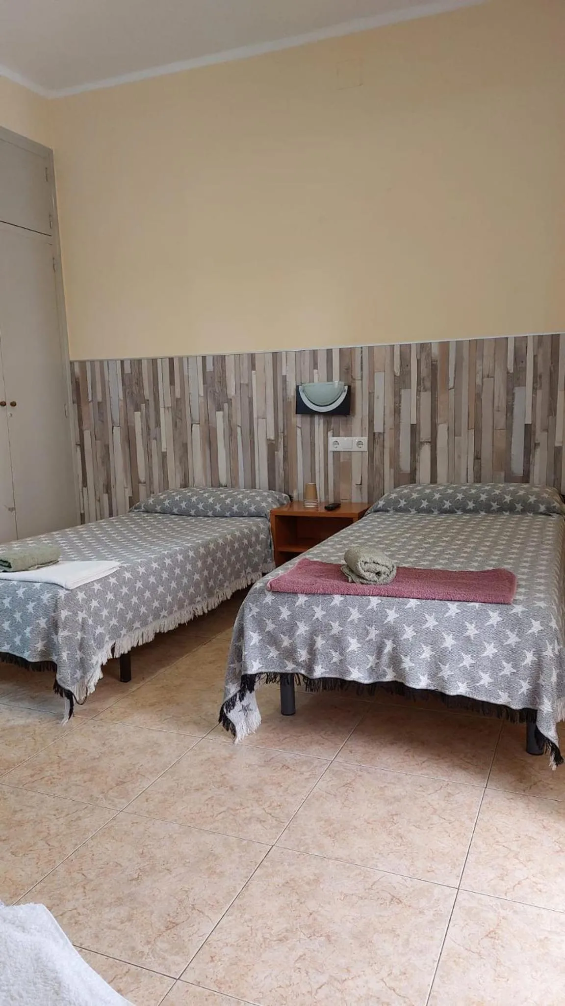 Bed in Pension Suiza
