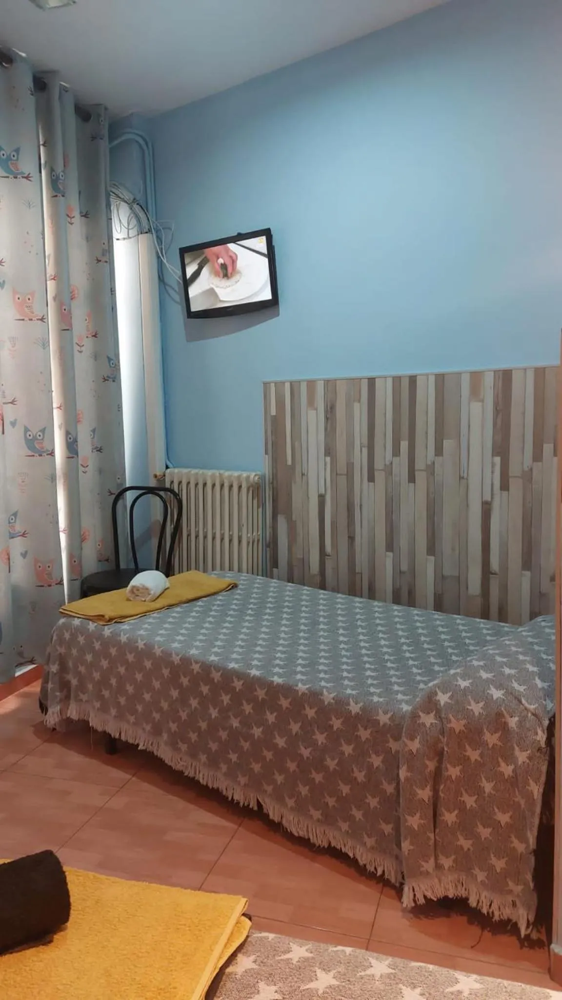 Bed in Pension Suiza