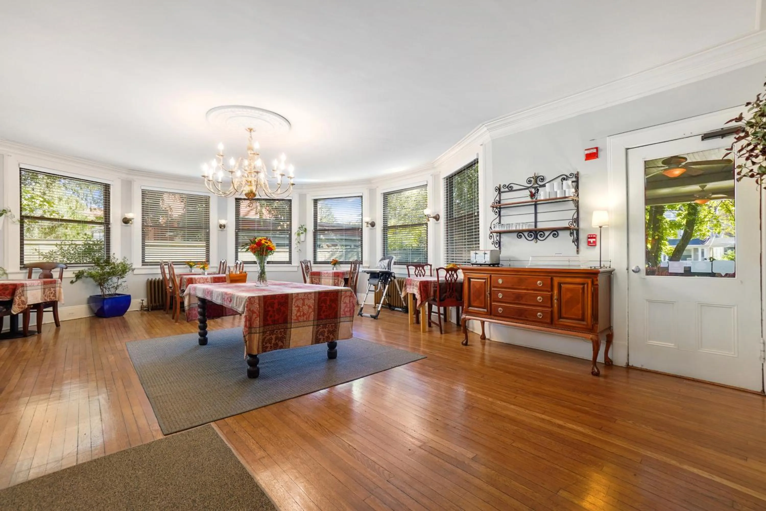 Dining area in DeBary Inn