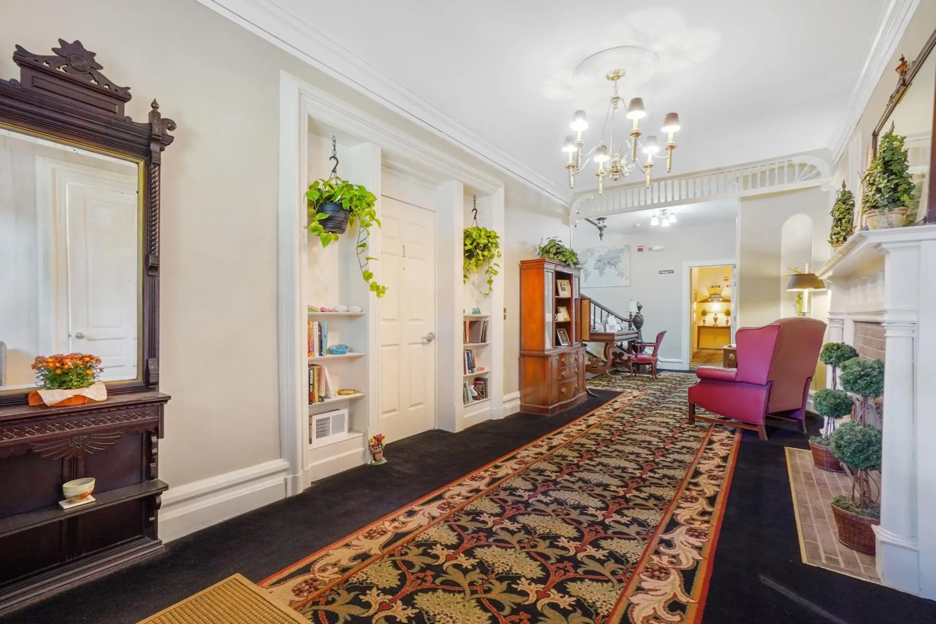 Lobby or reception in DeBary Inn Lobby or reception in DeBary Inn