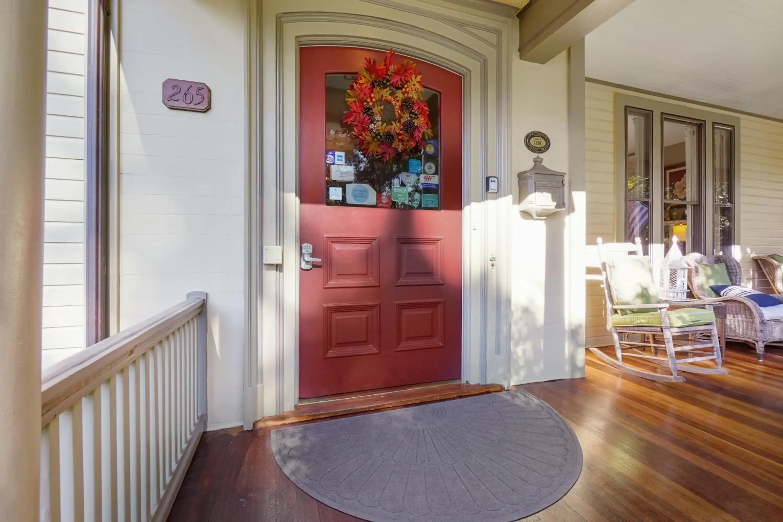 Property building in DeBary Inn Property building in DeBary Inn