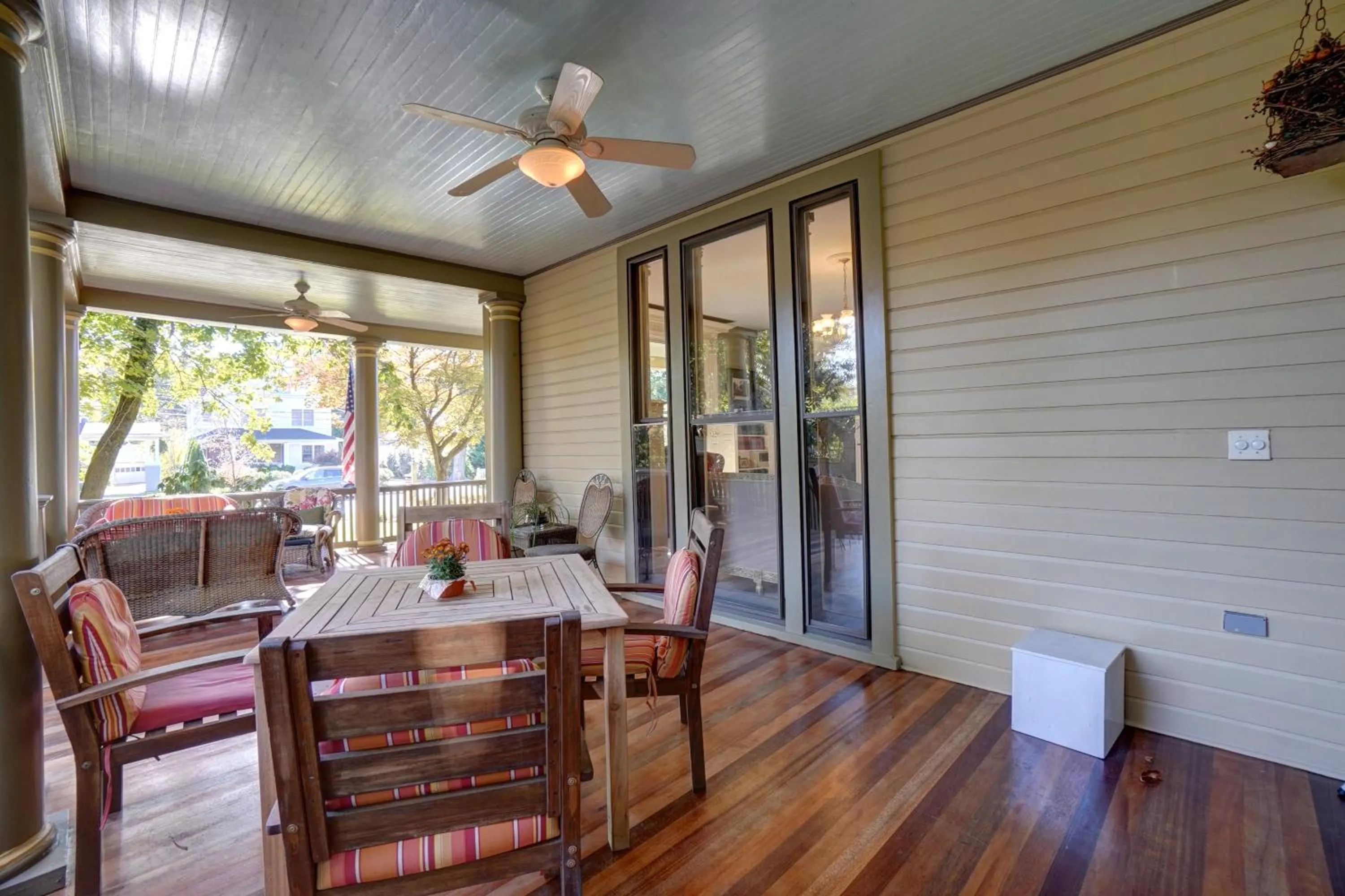 Balcony/Terrace in DeBary Inn
