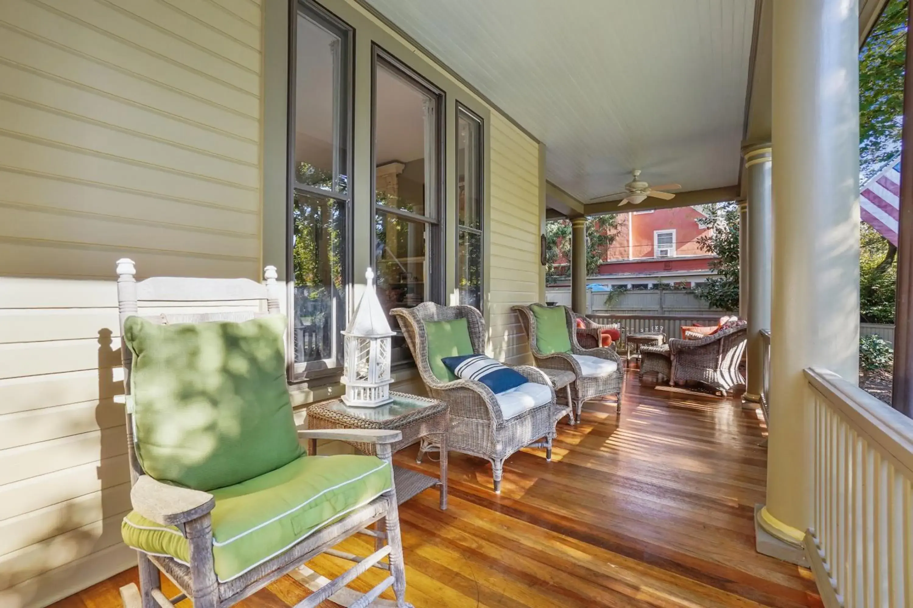 Property building in DeBary Inn Property building in DeBary Inn