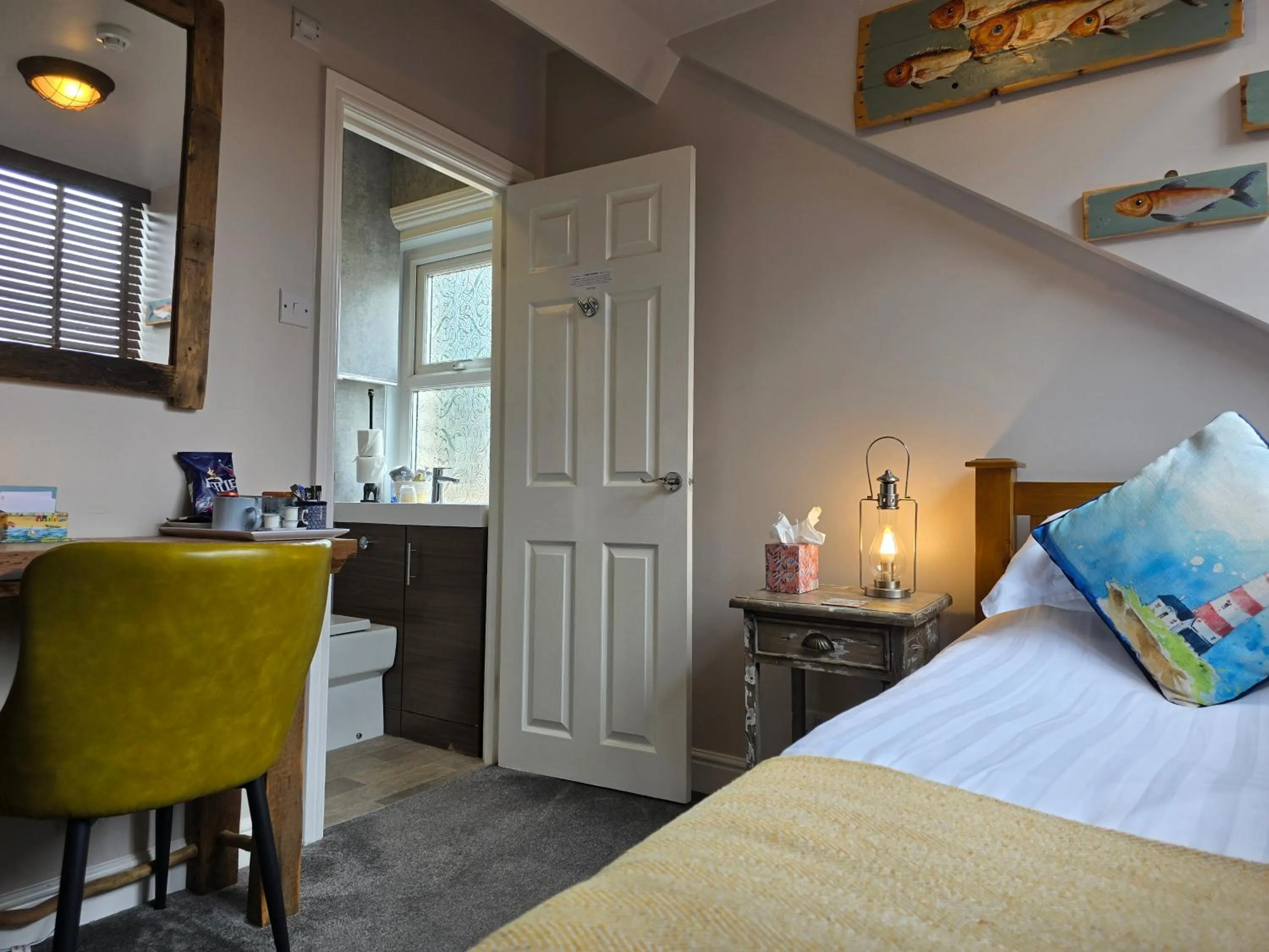 Bedroom, Bed in Ashburton House - B&B