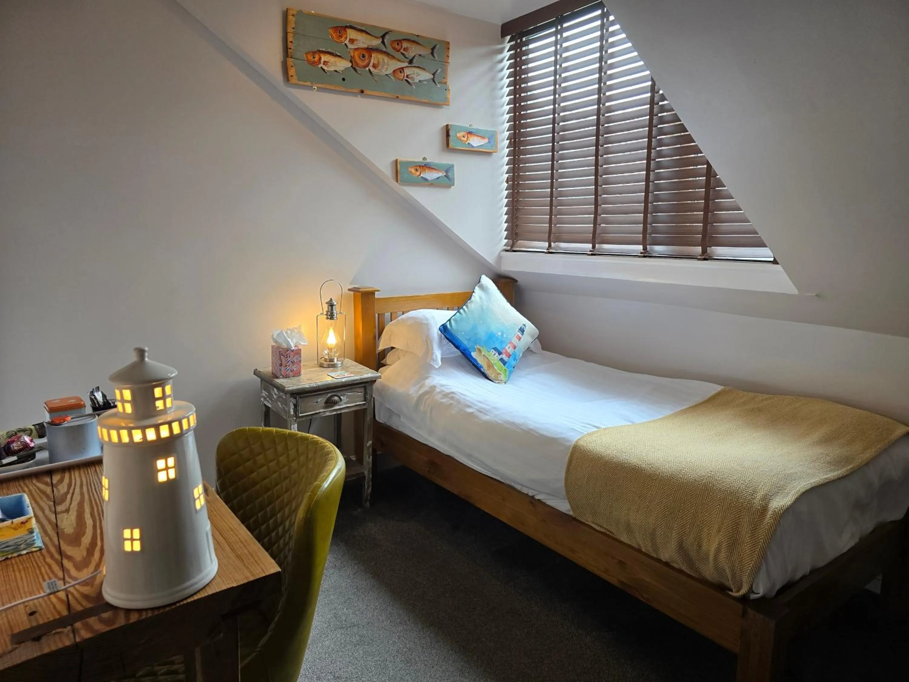 Bedroom, Bed in Ashburton House - B&B