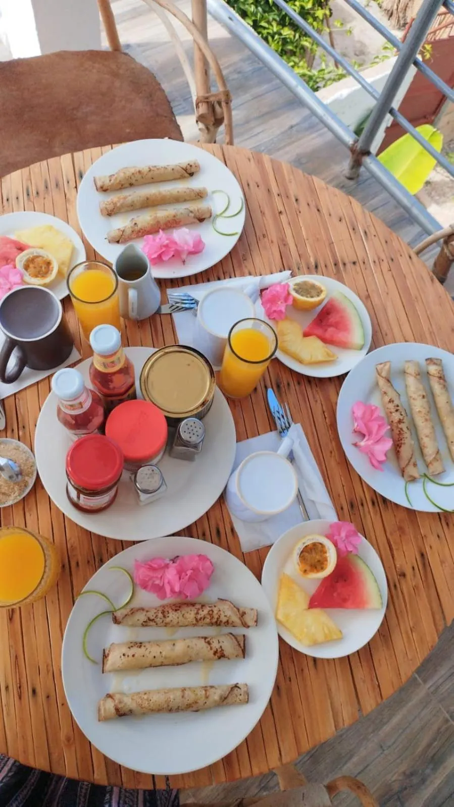 Food and drinks in Pamoja Beach Stays Hotel in Jambiani