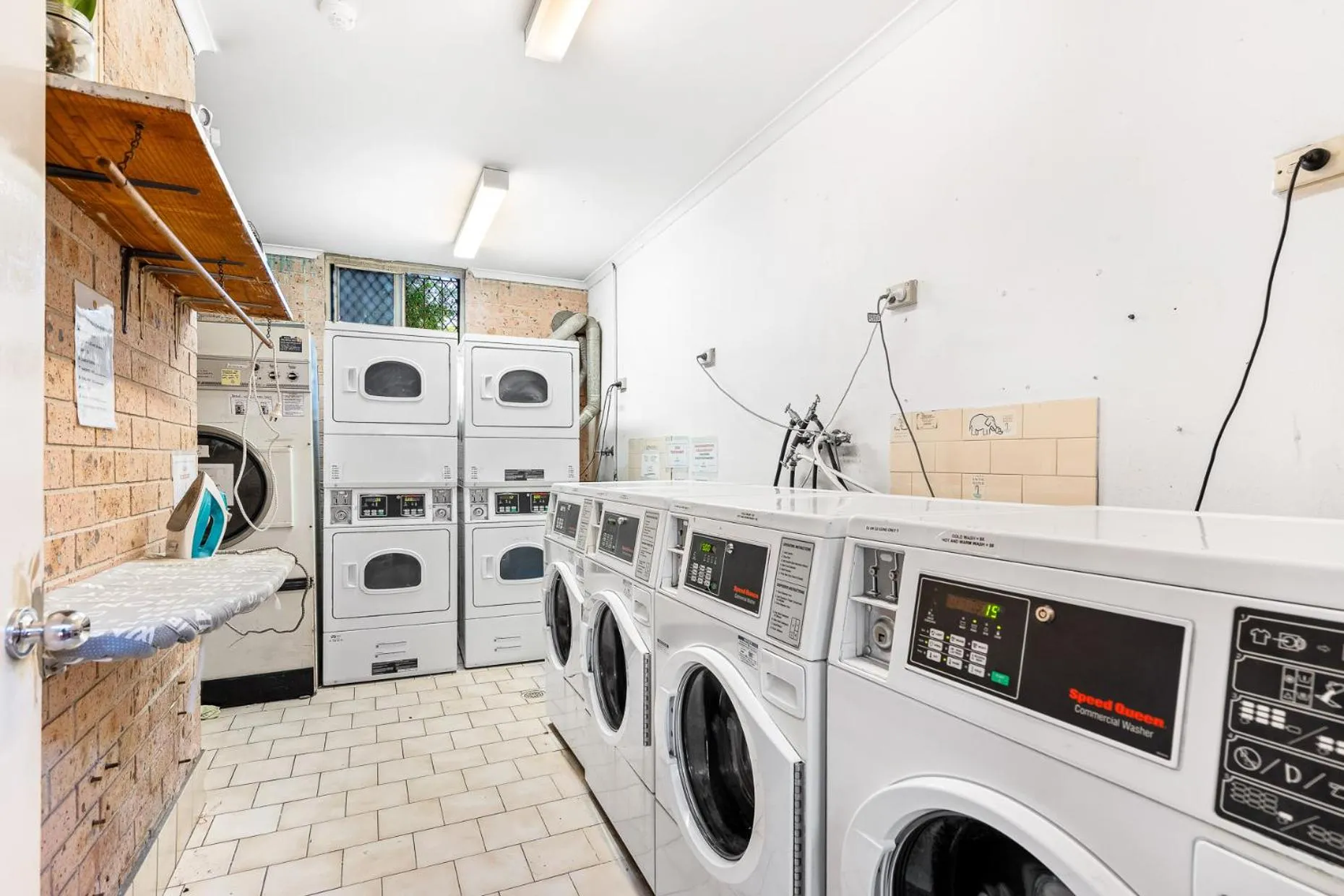 laundry in Newtown Backpackers