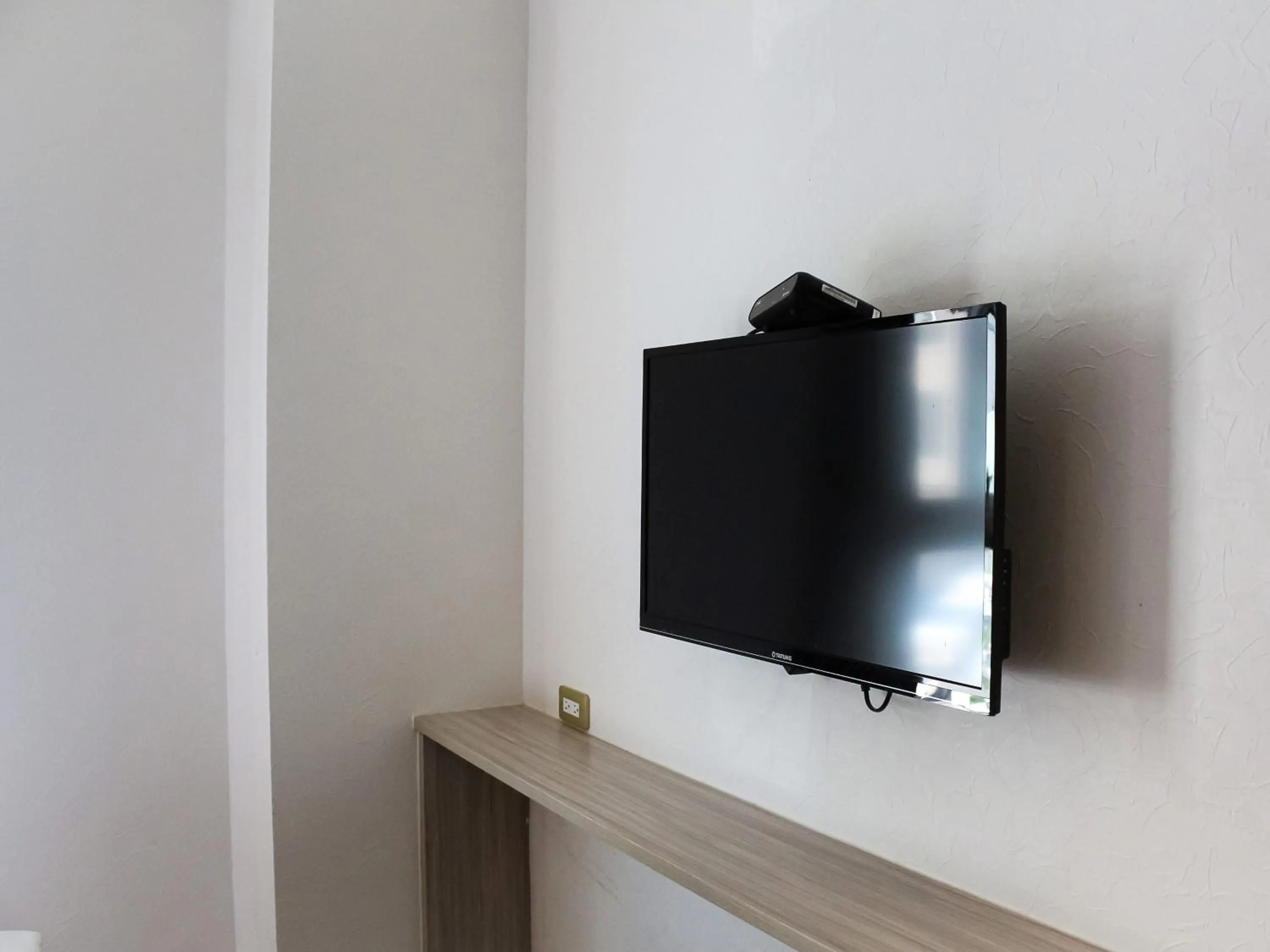 Photo of the whole room in CHECK inn Express Taichung FuXing Hall 2