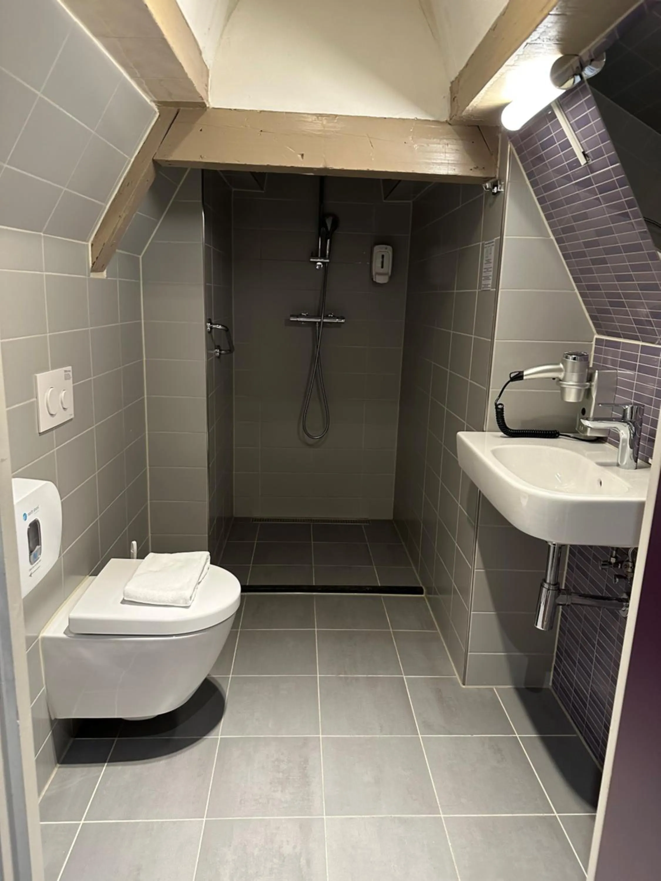 Shower in City Hotel Amsterdam