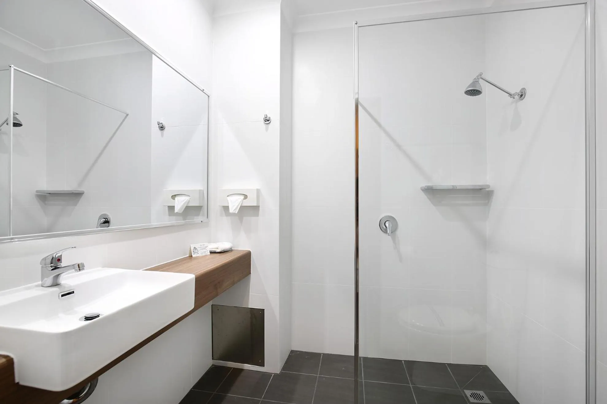 New England Motor Inn