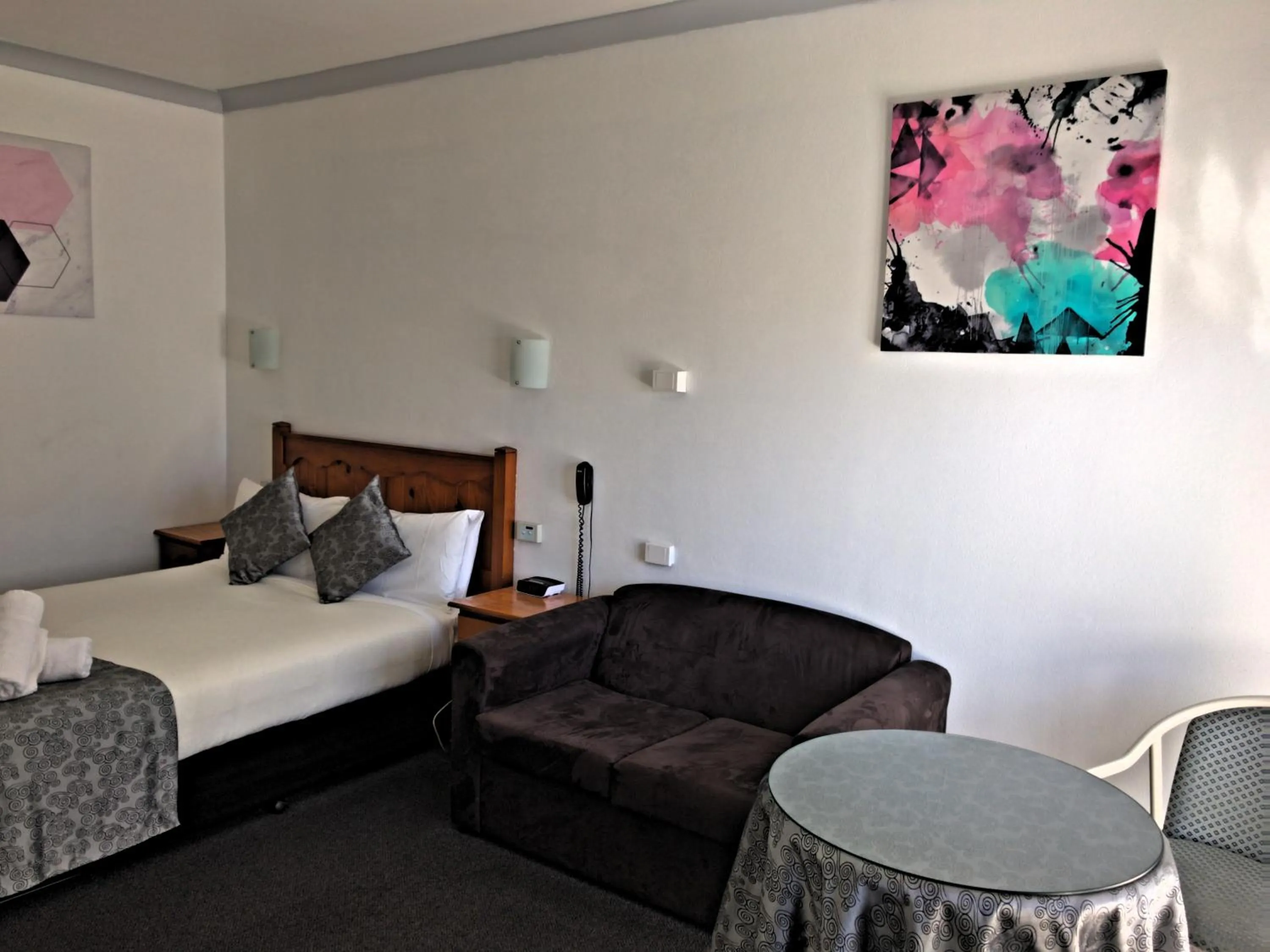 Bed in New England Motor Inn