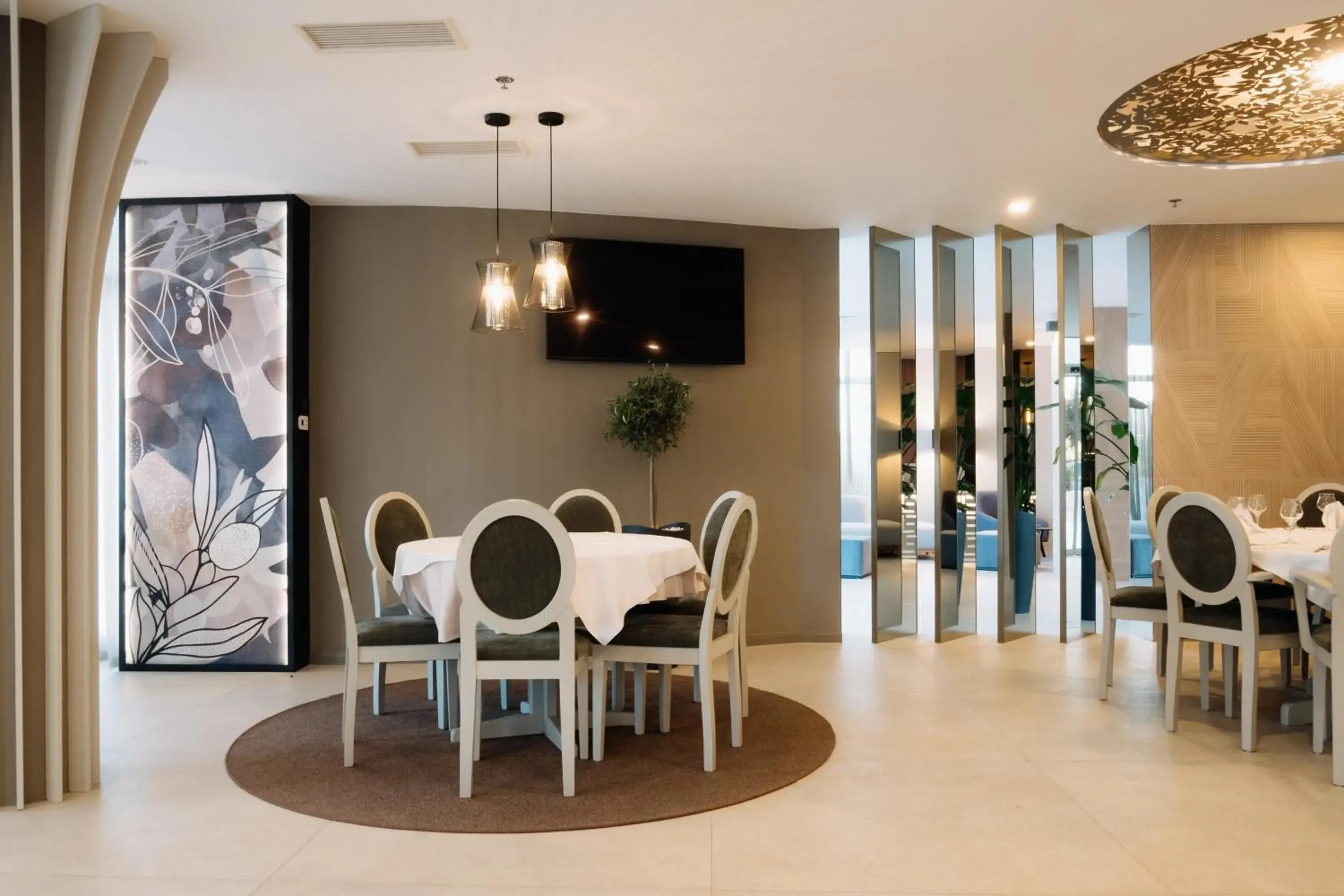 Restaurant/places to eat in Hotel Fanat Restaurant/places to eat in Hotel Fanat