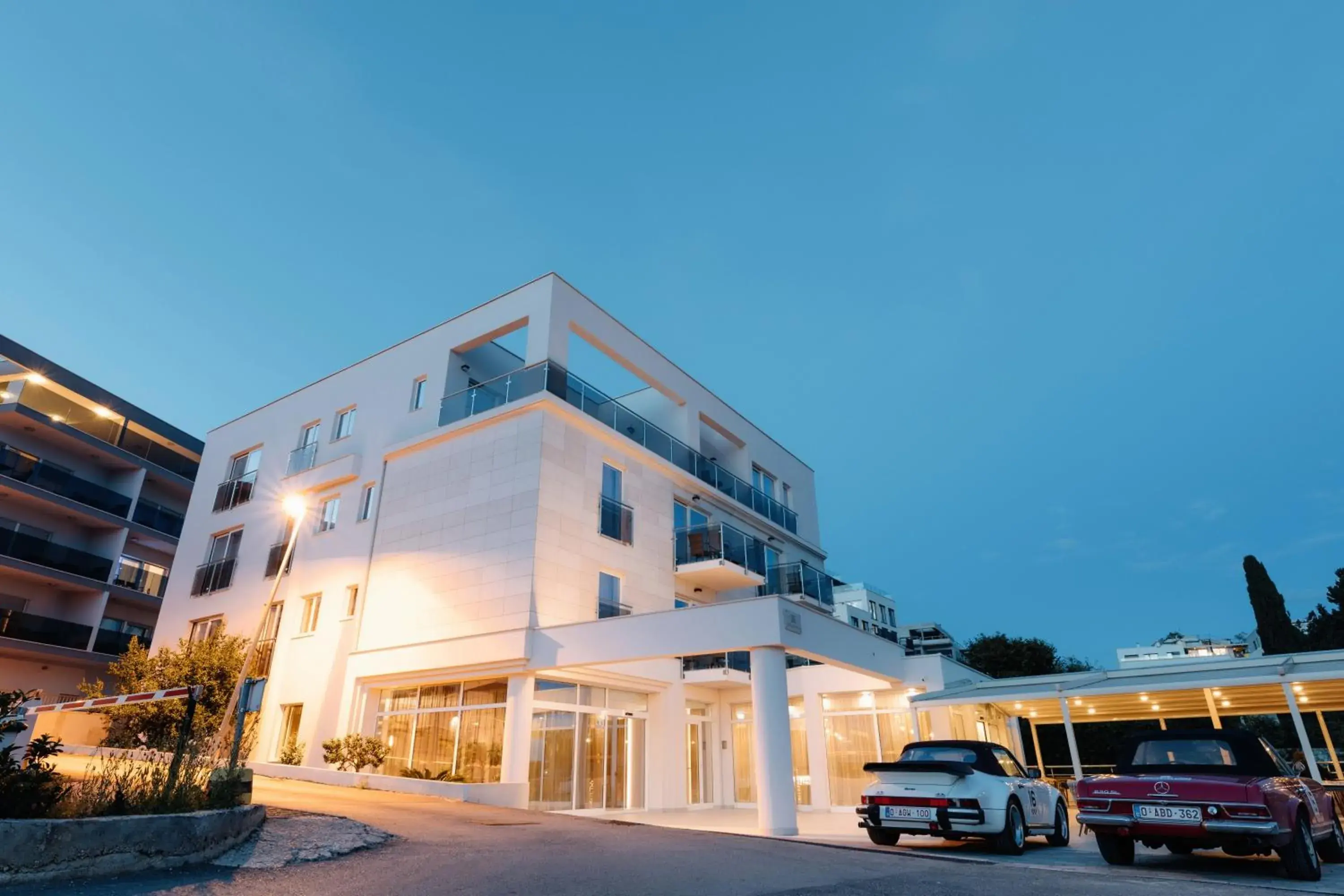 Property building in Hotel Fanat Property building in Hotel Fanat