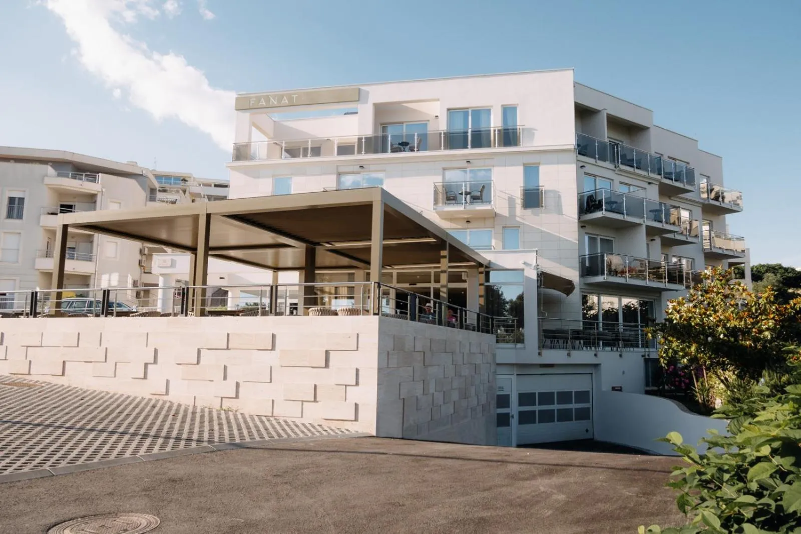 Property building in Hotel Fanat