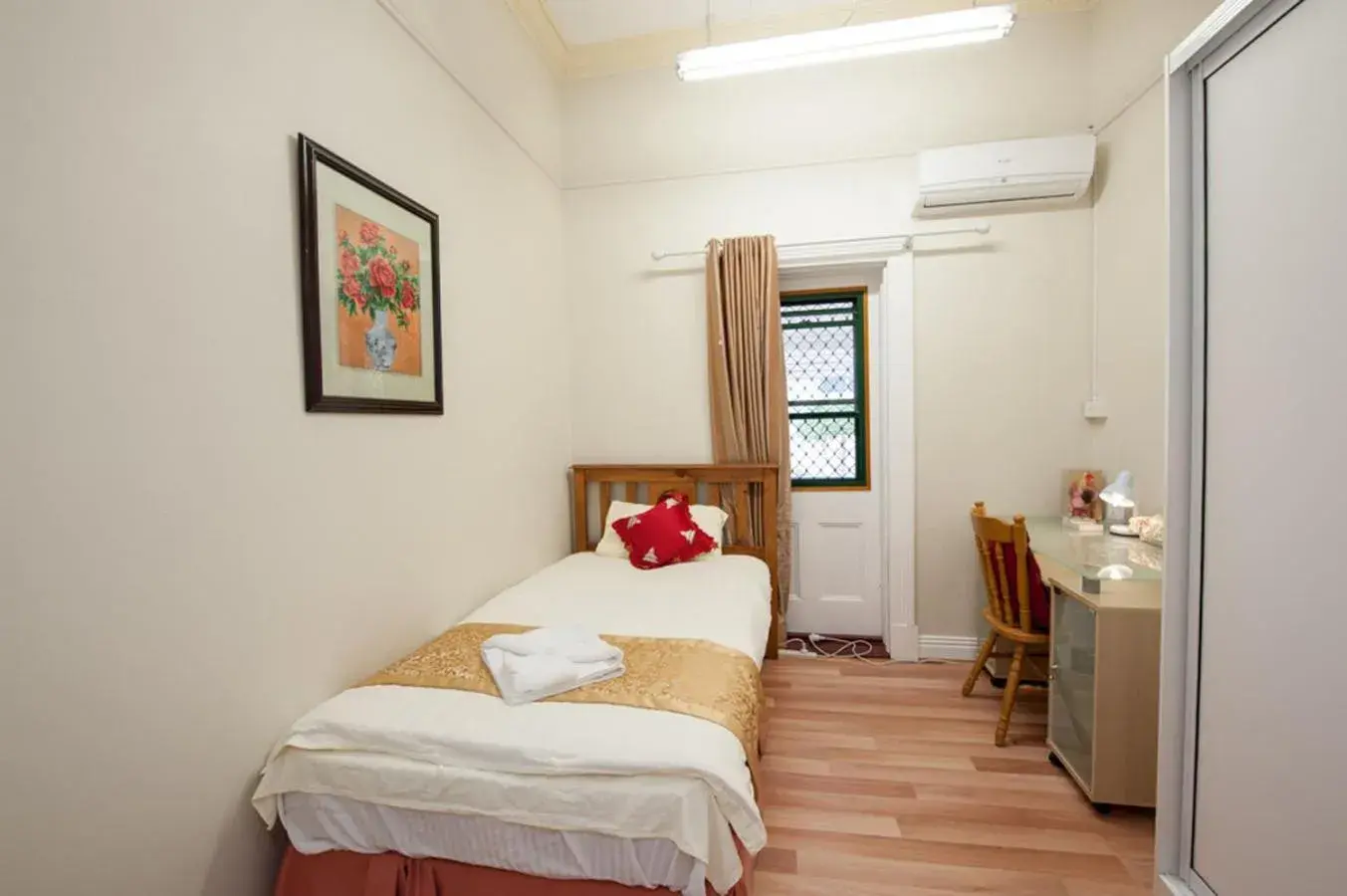 Single Room - single occupancy in Pure Land Guest House Single Room - single occupancy in Pure Land Guest House