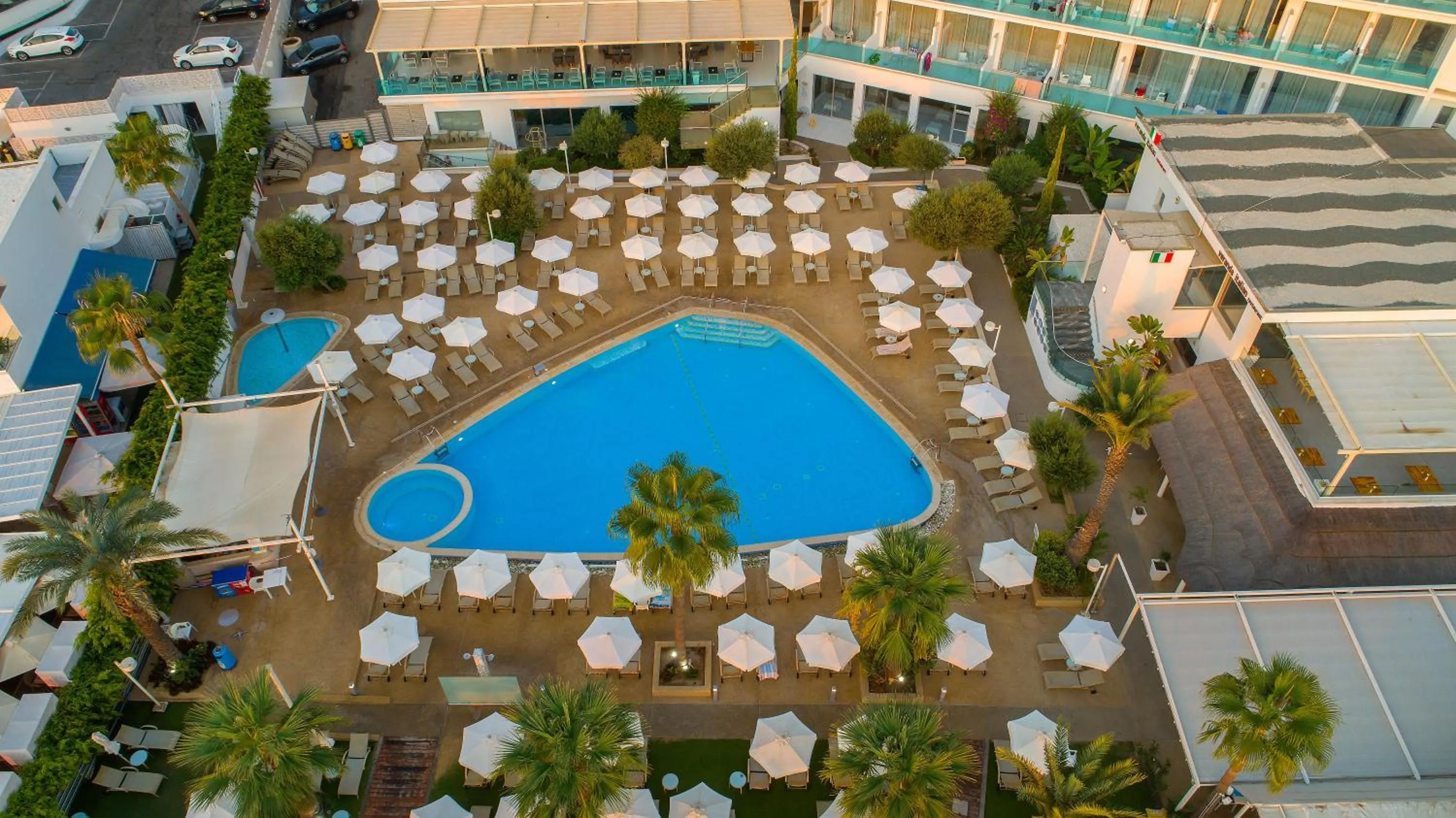 Swimming pool in Vrissaki Beach Hotel