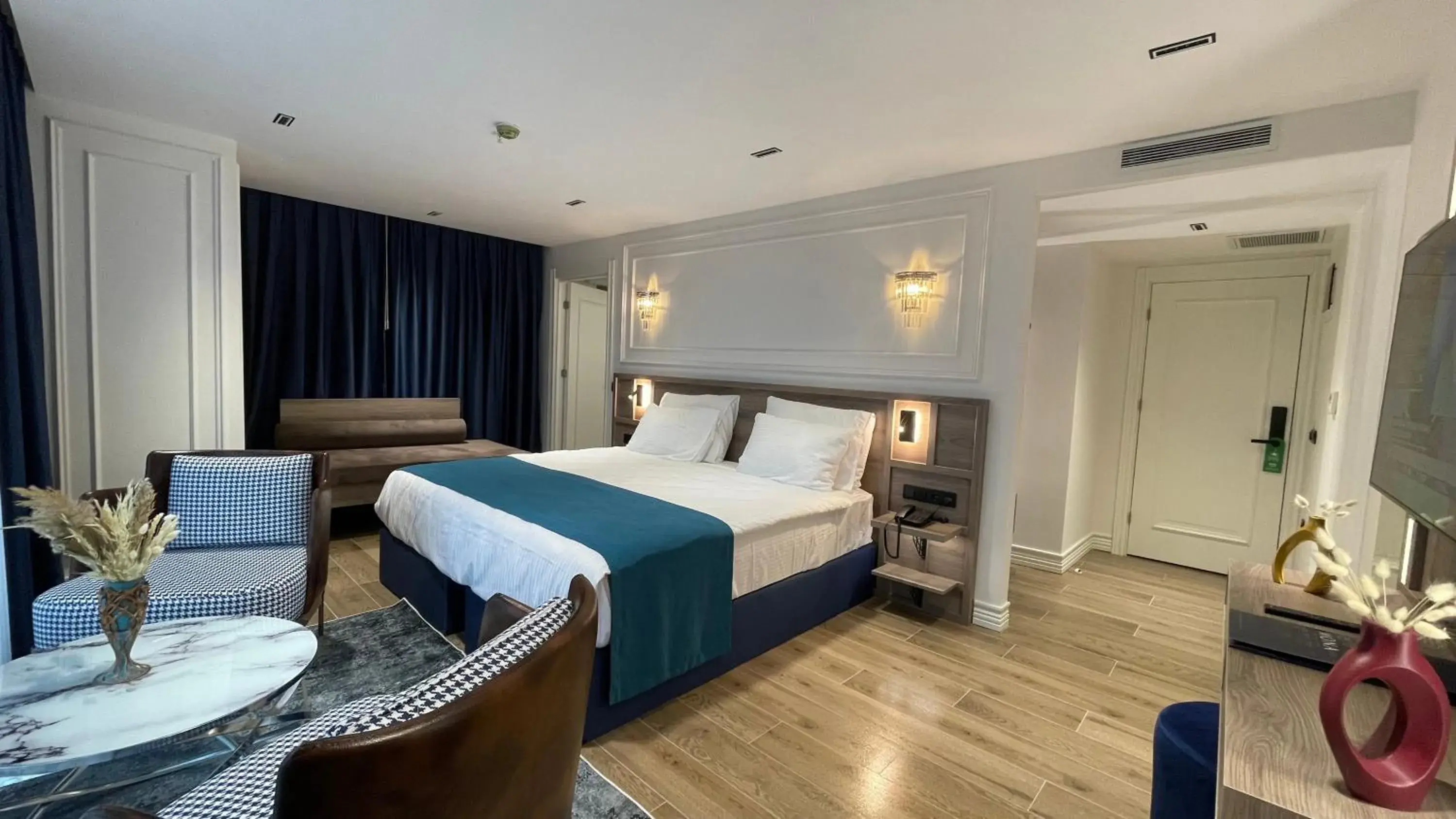 Bed in Mona Bosphorus Bed in Mona Bosphorus