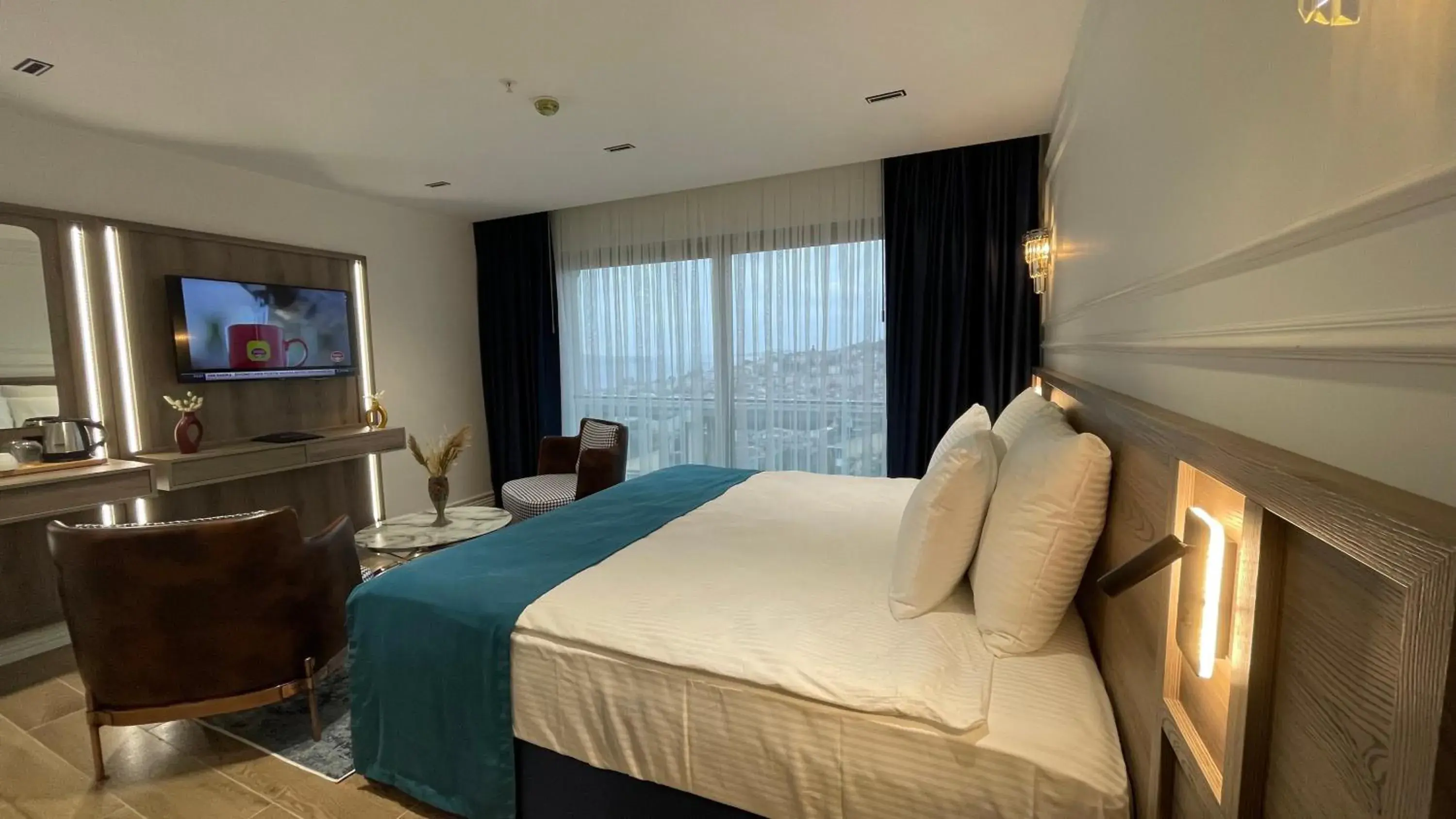 Bed in Mona Bosphorus Bed in Mona Bosphorus