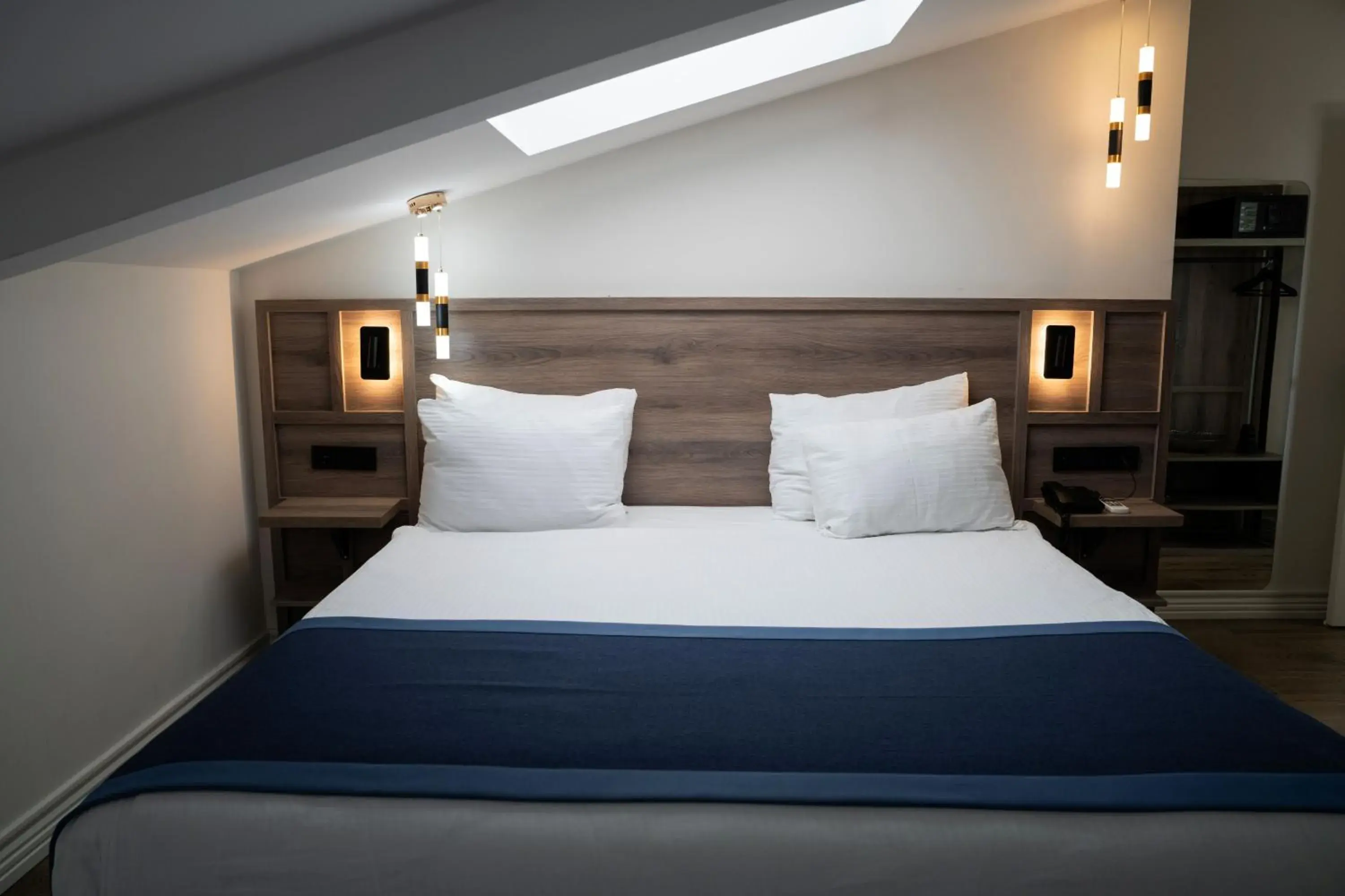 Bed in Mona Bosphorus Bed in Mona Bosphorus