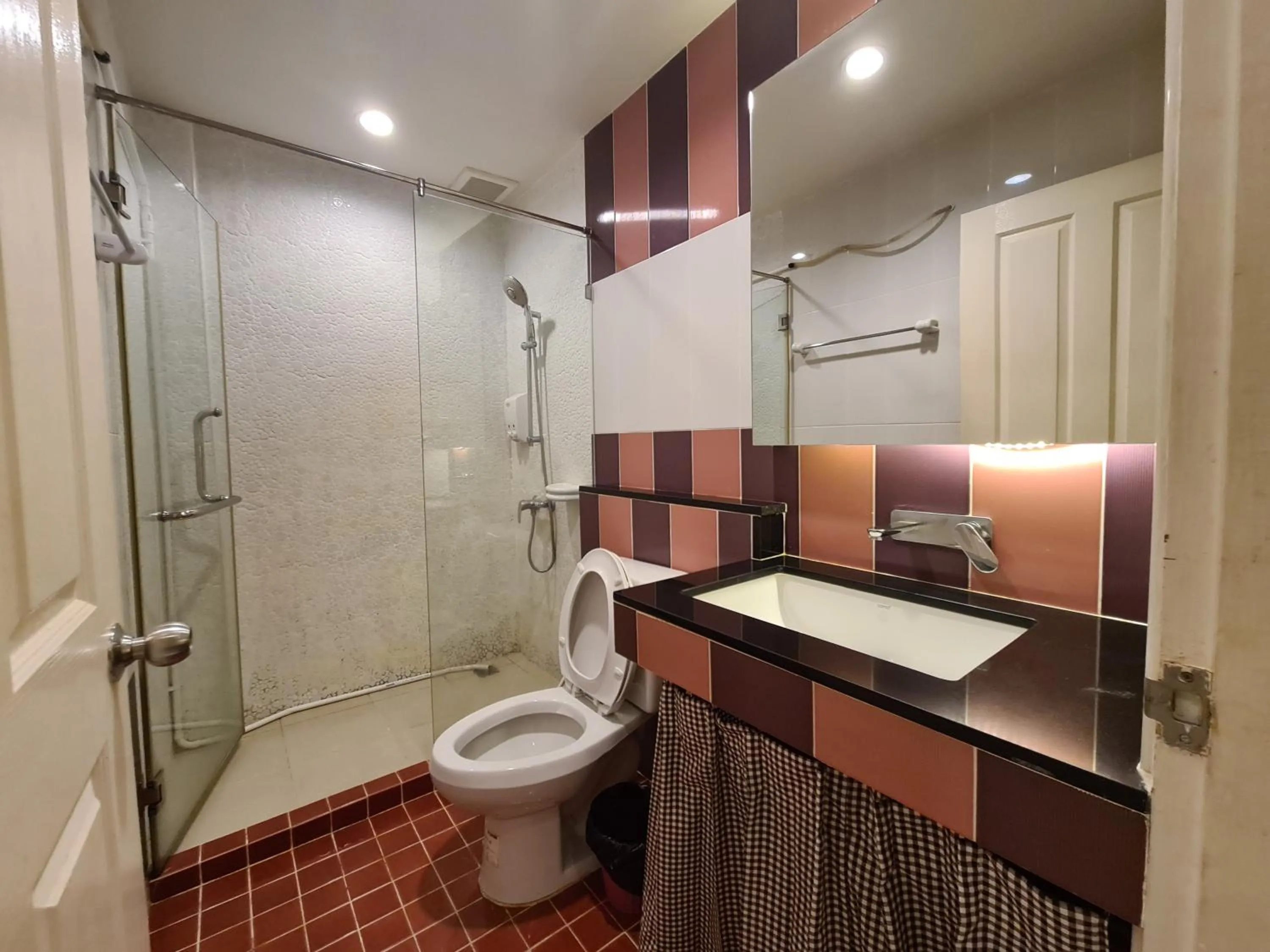 Shower in Vanilla Summer Inn