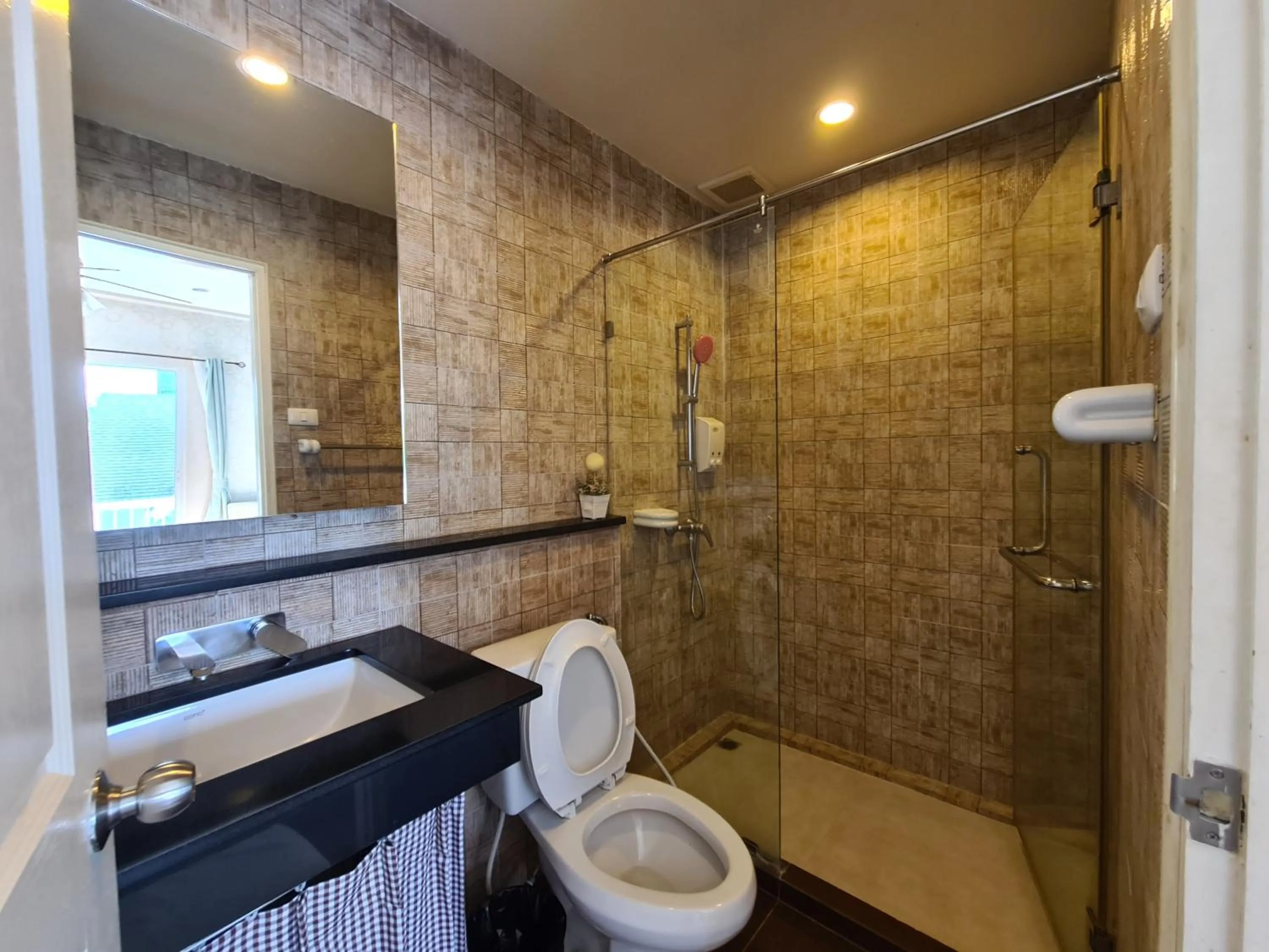 Shower in Vanilla Summer Inn