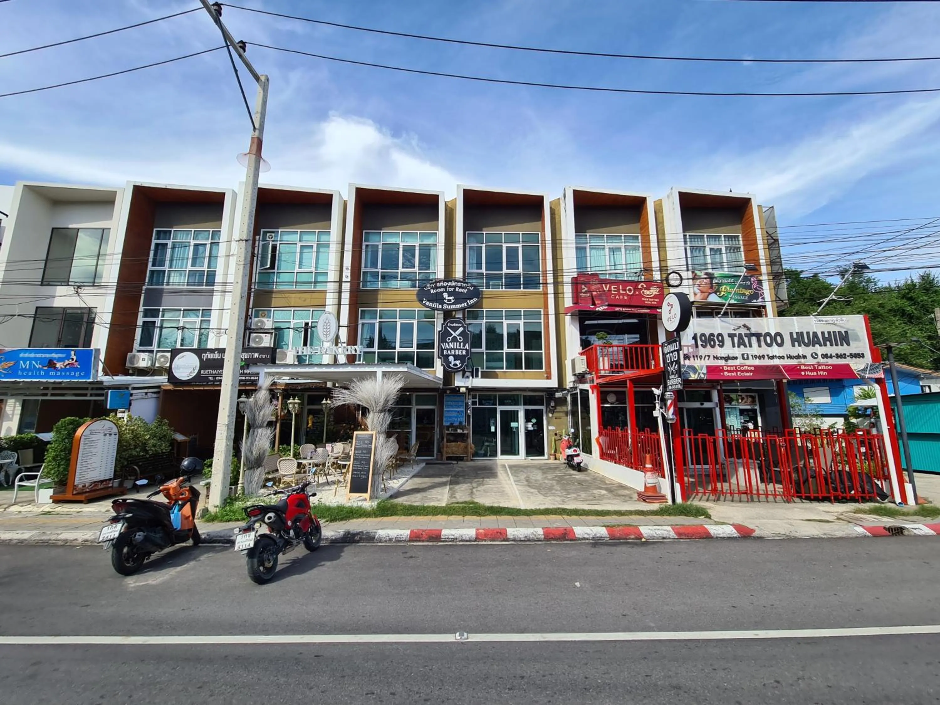 Property building in Vanilla Summer Inn