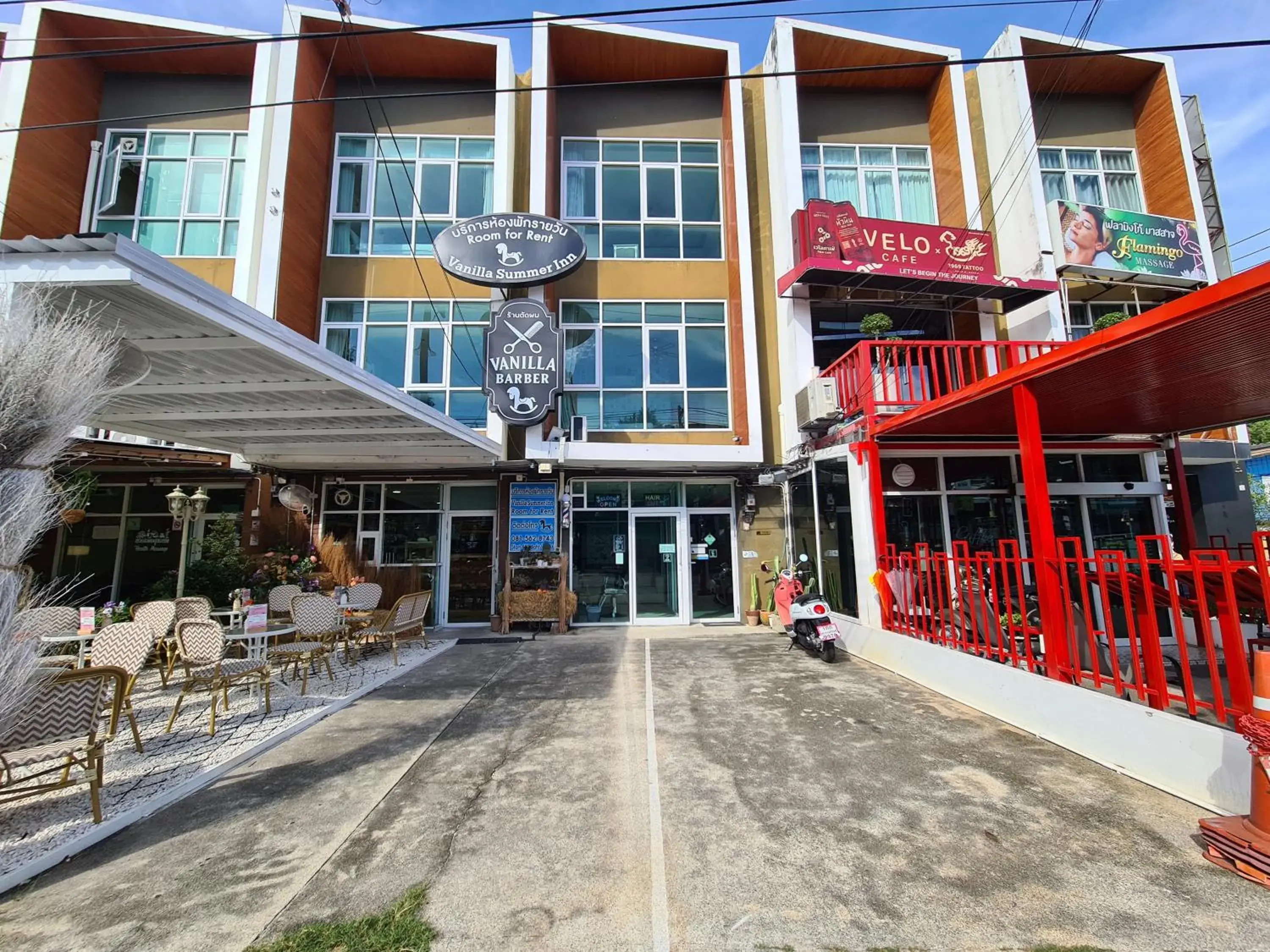 Property building in Vanilla Summer Inn Property building in Vanilla Summer Inn