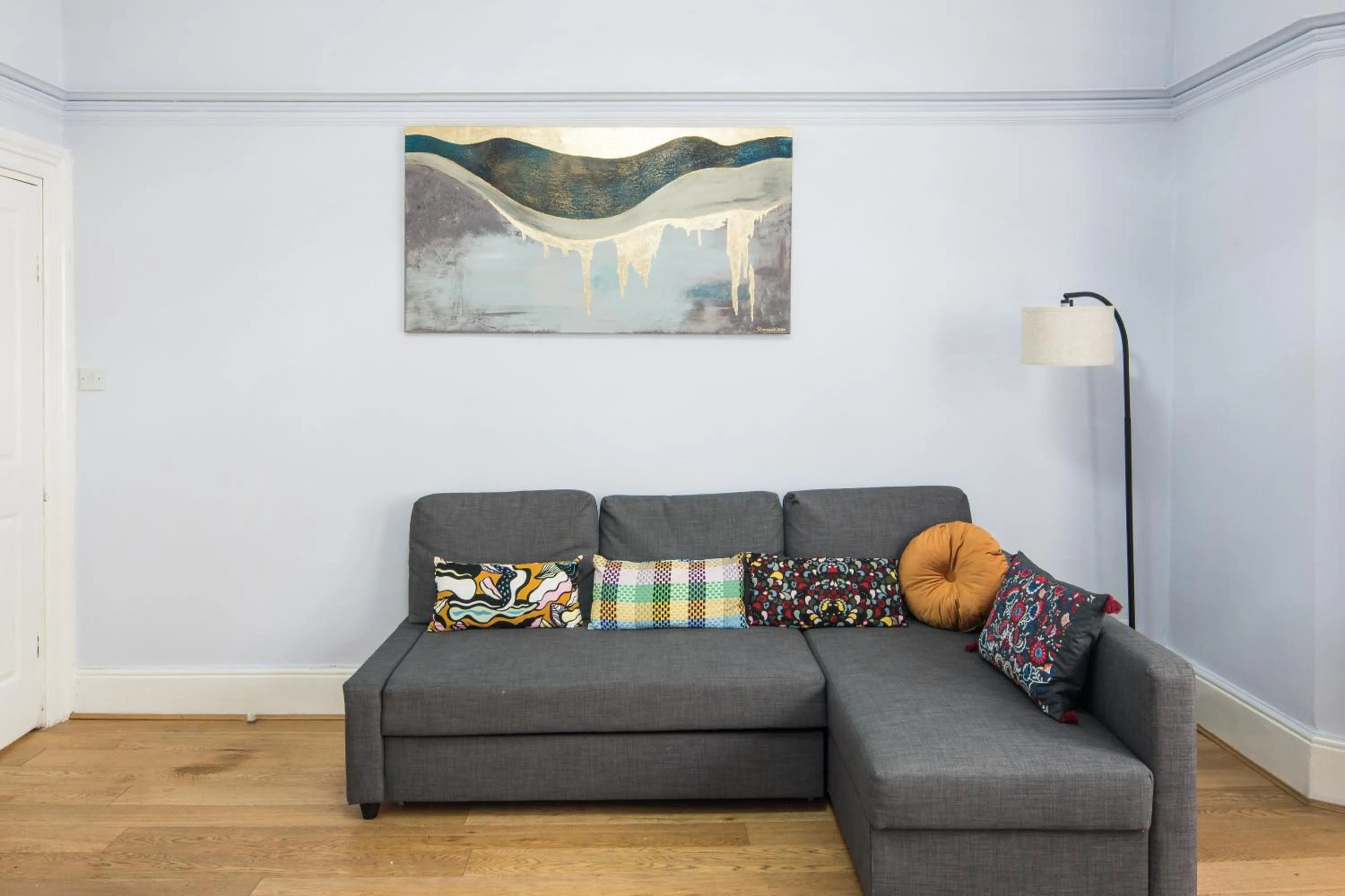 Gloucester Station Gem: 3 Bedroom Oasis