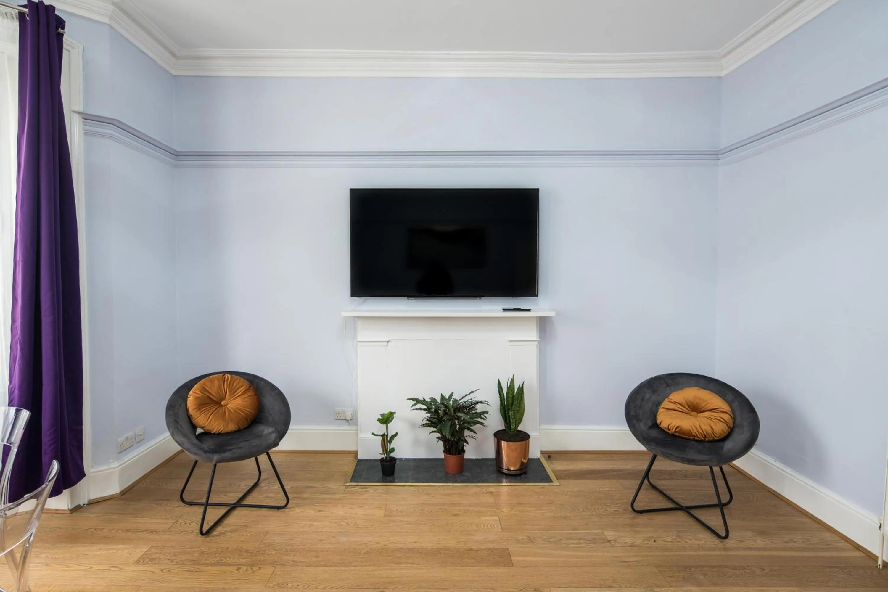 Gloucester Station Gem: 3 Bedroom Oasis