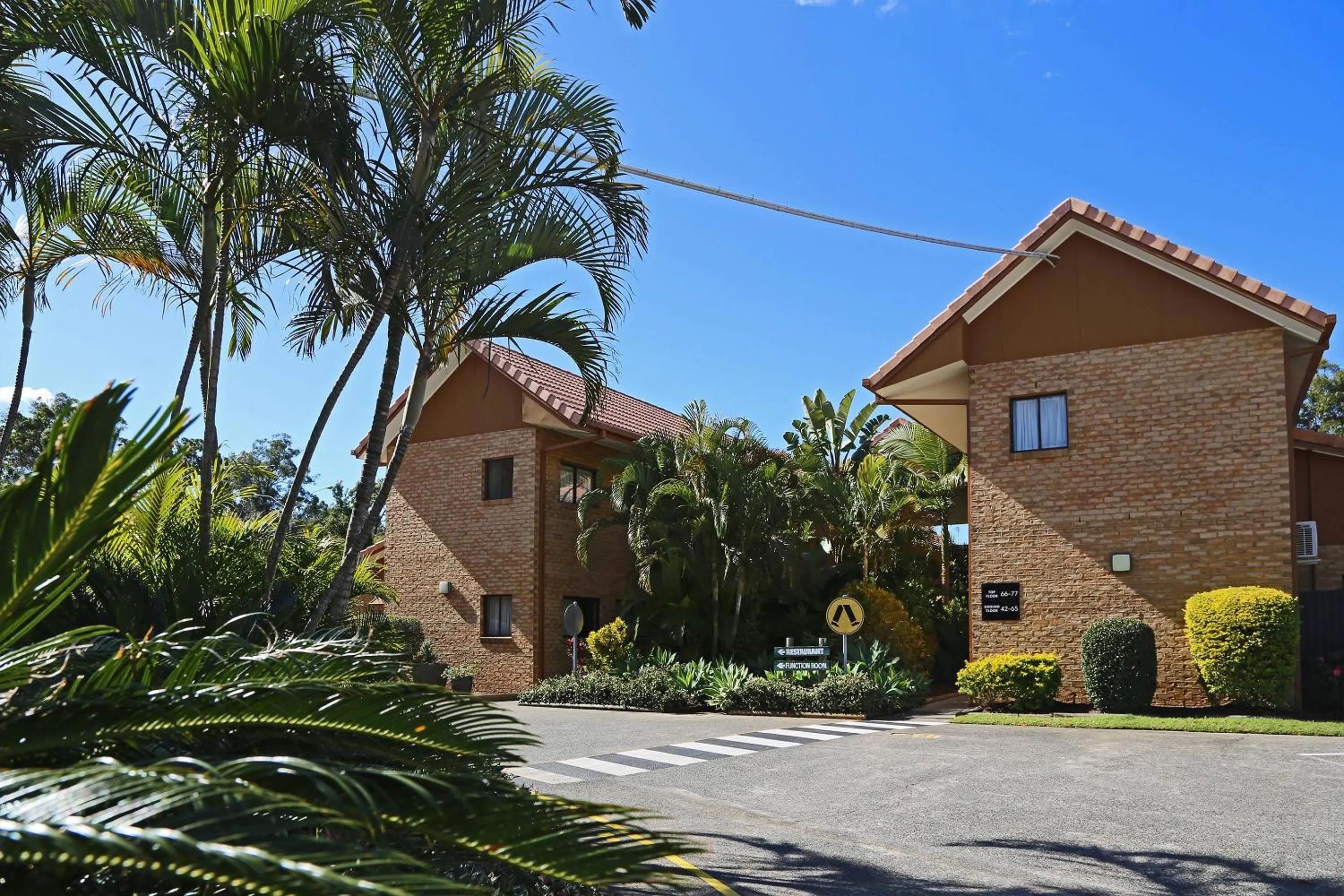 Property building in Quality Hotel Robertson Gardens