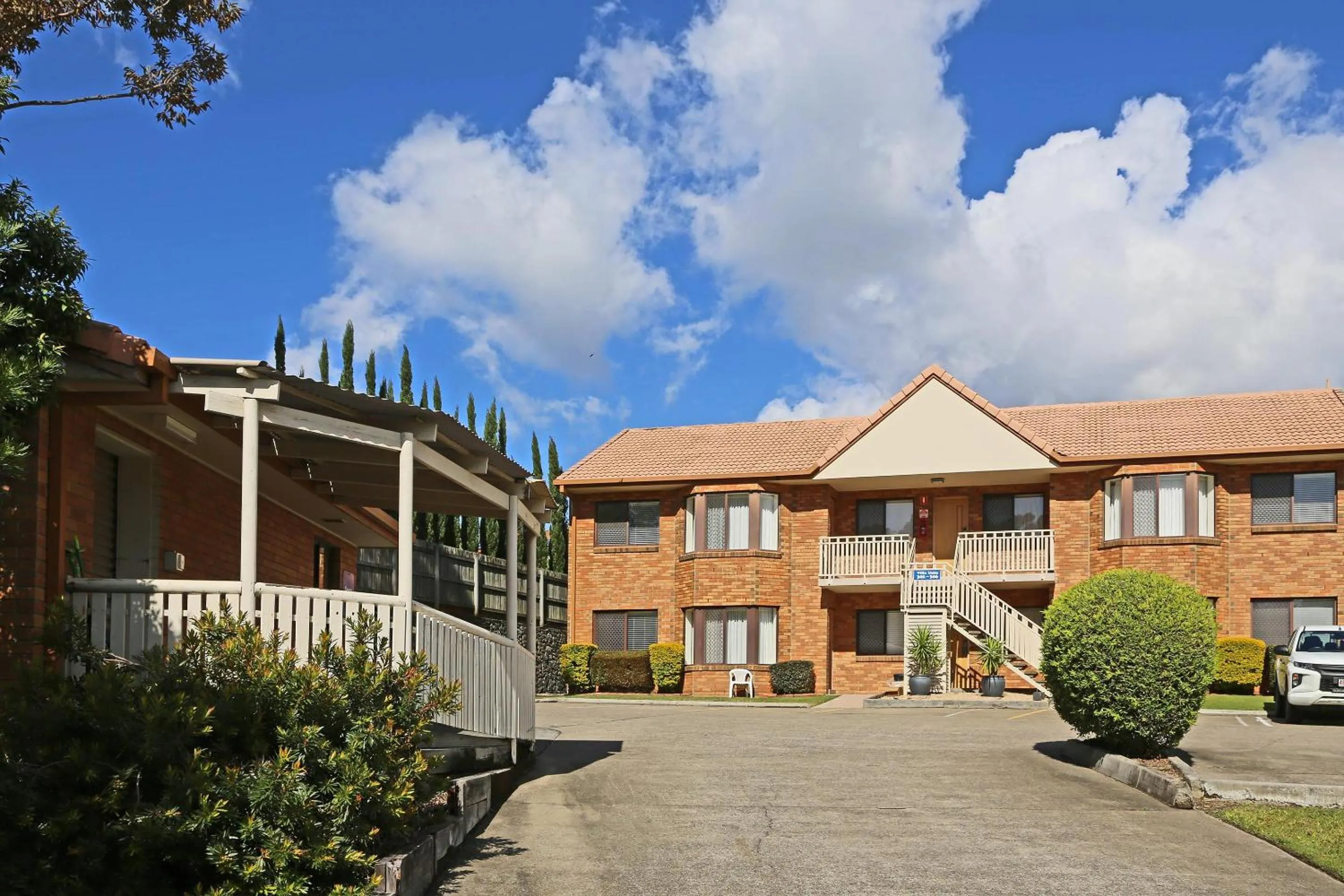 Property building in Quality Hotel Robertson Gardens