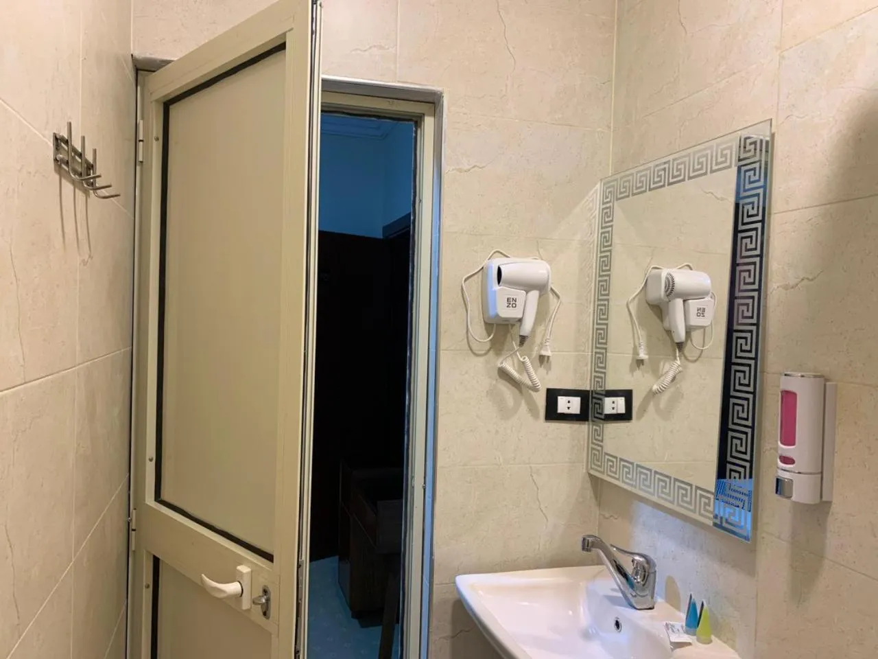 Shower in Montana Hotel